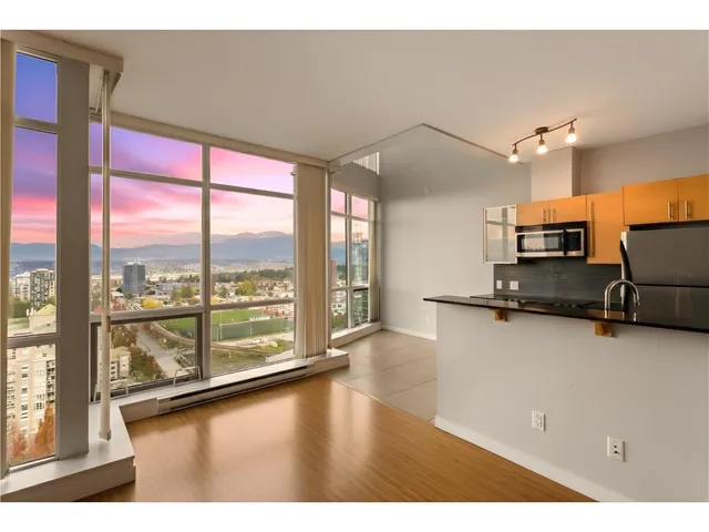 2209 - 13399 104 AVENUE, Surrey 3