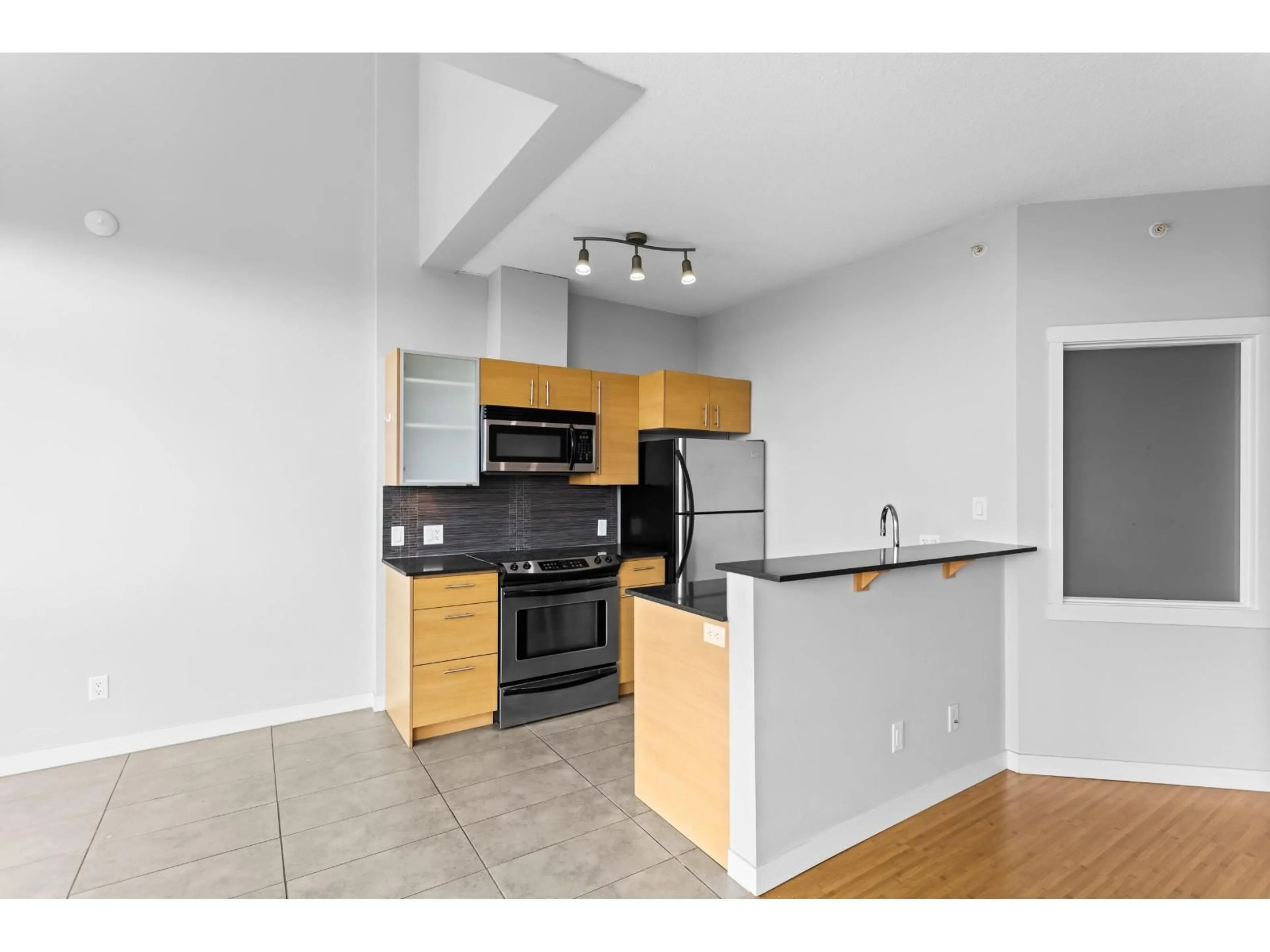Standard kitchen, unknown for 2209 - 13399 104 AVENUE, Surrey British Columbia V3T0C9