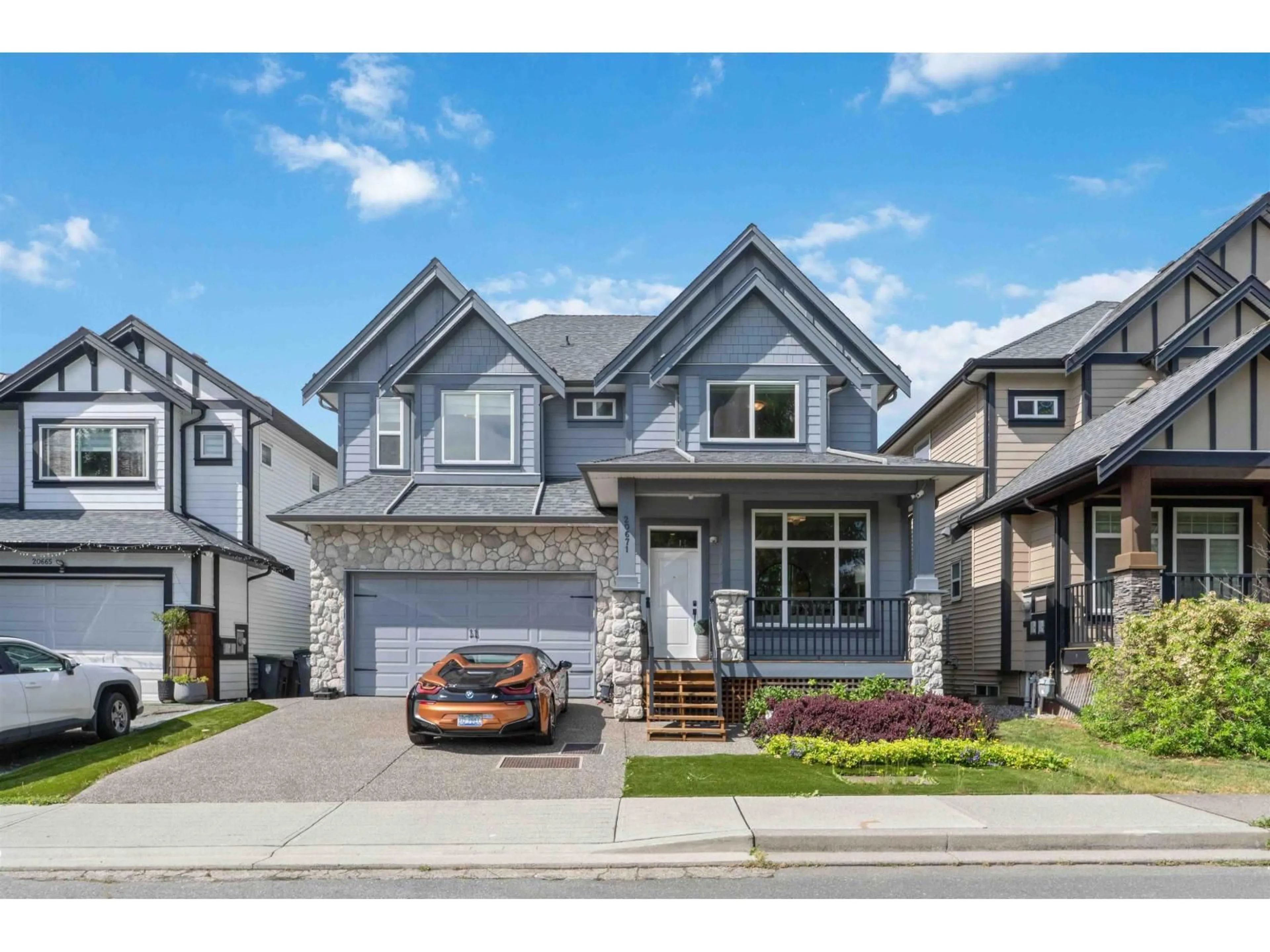 Home with vinyl exterior material, street for 20671 85 AVENUE, Langley British Columbia V2Y0R9