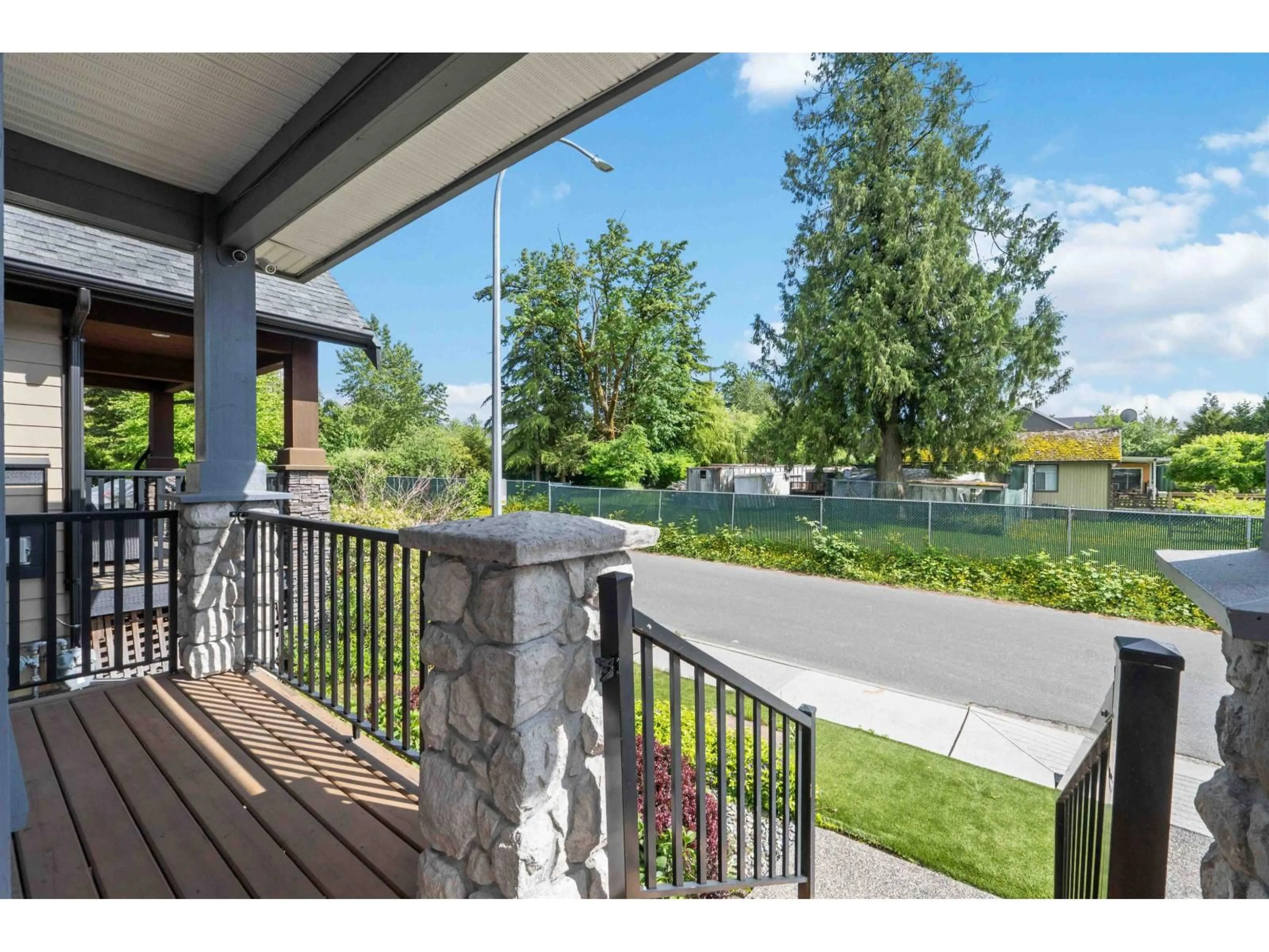Patio, unknown for 20671 85 AVENUE, Langley British Columbia V2Y0R9