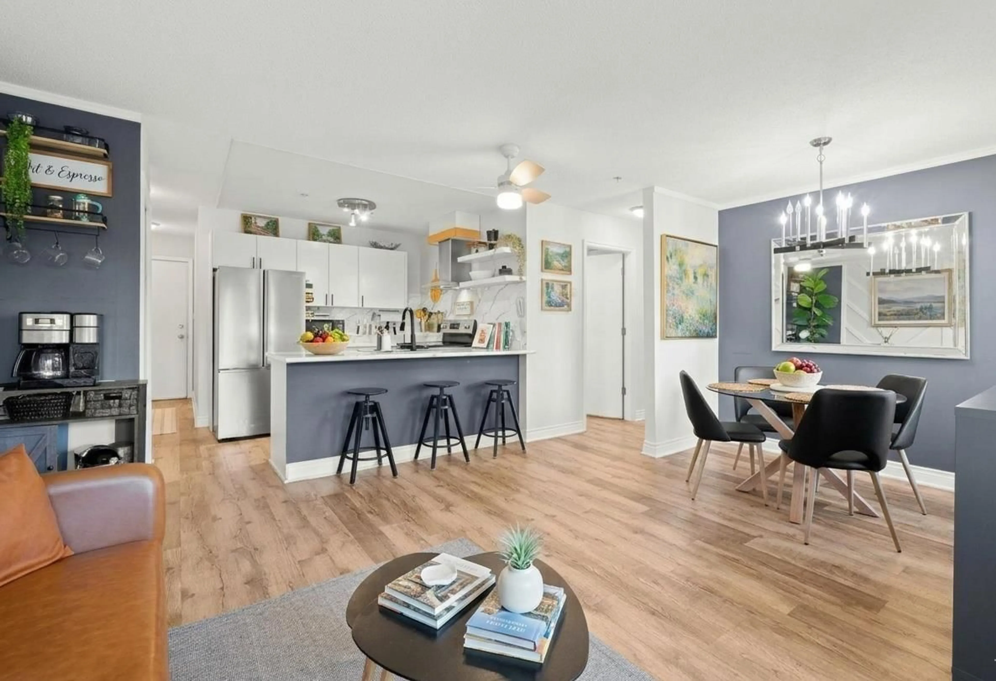 Open concept kitchen, wood/laminate floor for 201 - 12110 80 AVENUE, Surrey British Columbia V3W0V2