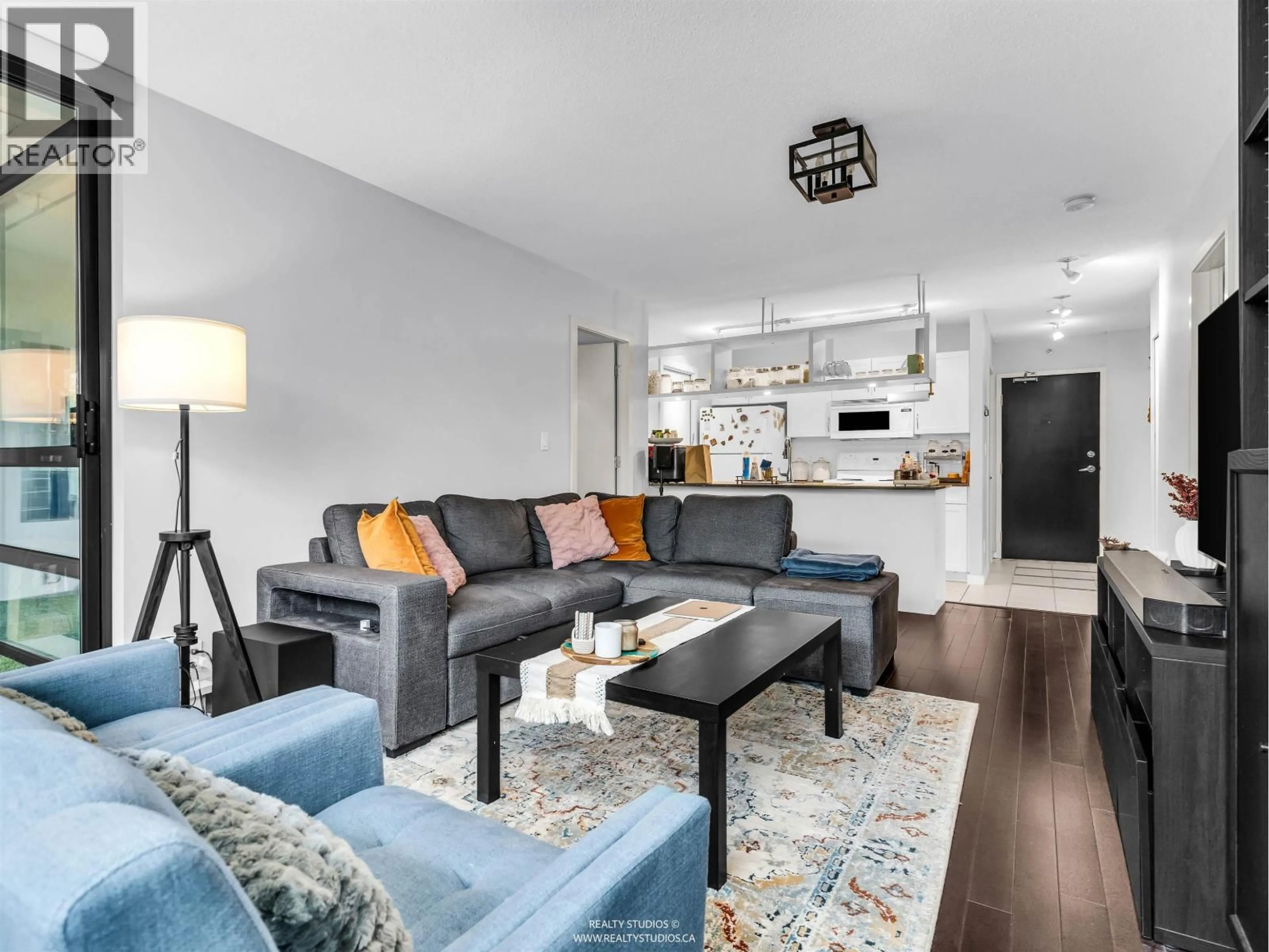 Living room with furniture, unknown for 204 - 933 HORNBY STREET, Vancouver British Columbia V6Z3G4