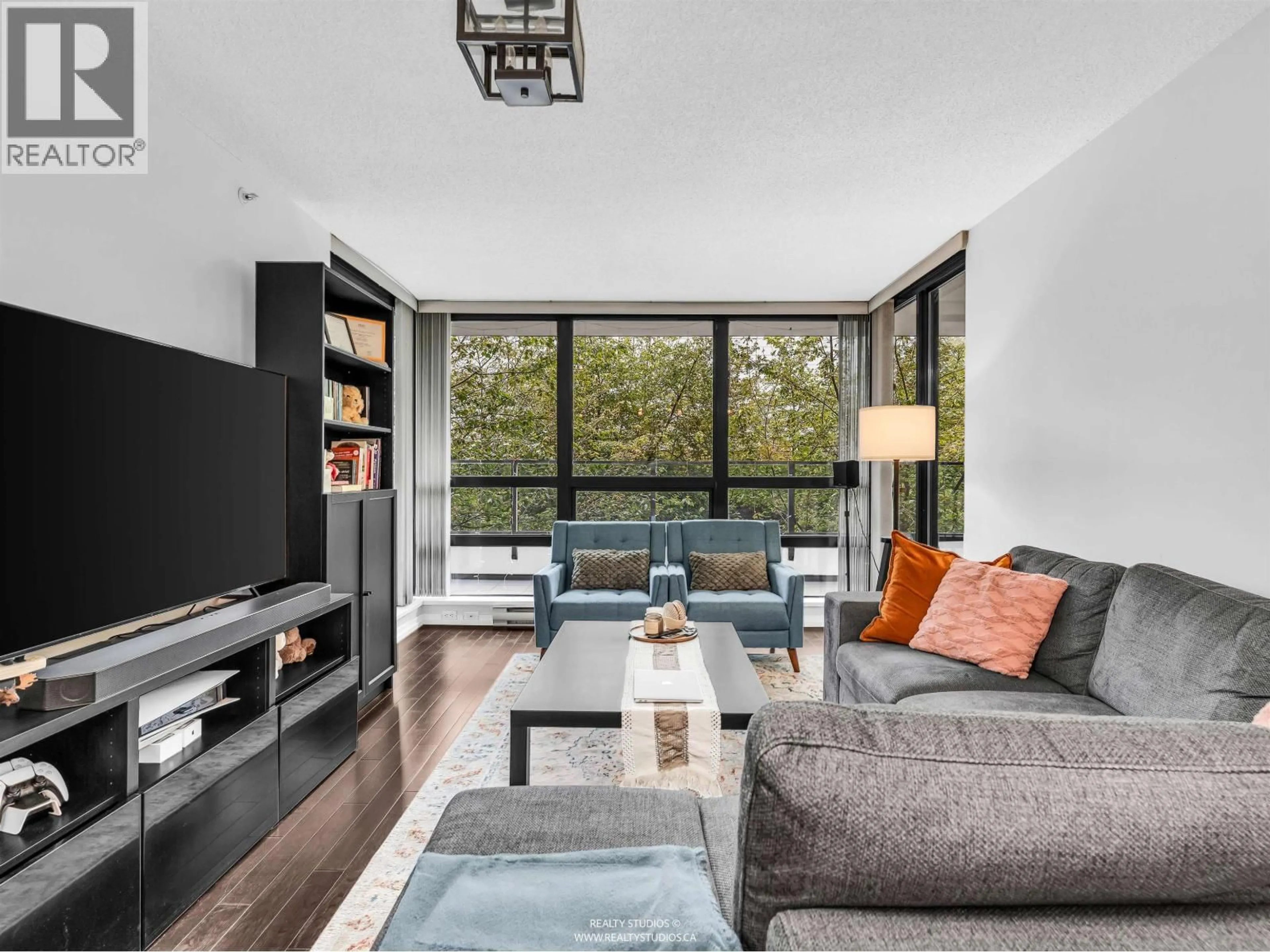 Living room with furniture, unknown for 204 - 933 HORNBY STREET, Vancouver British Columbia V6Z3G4