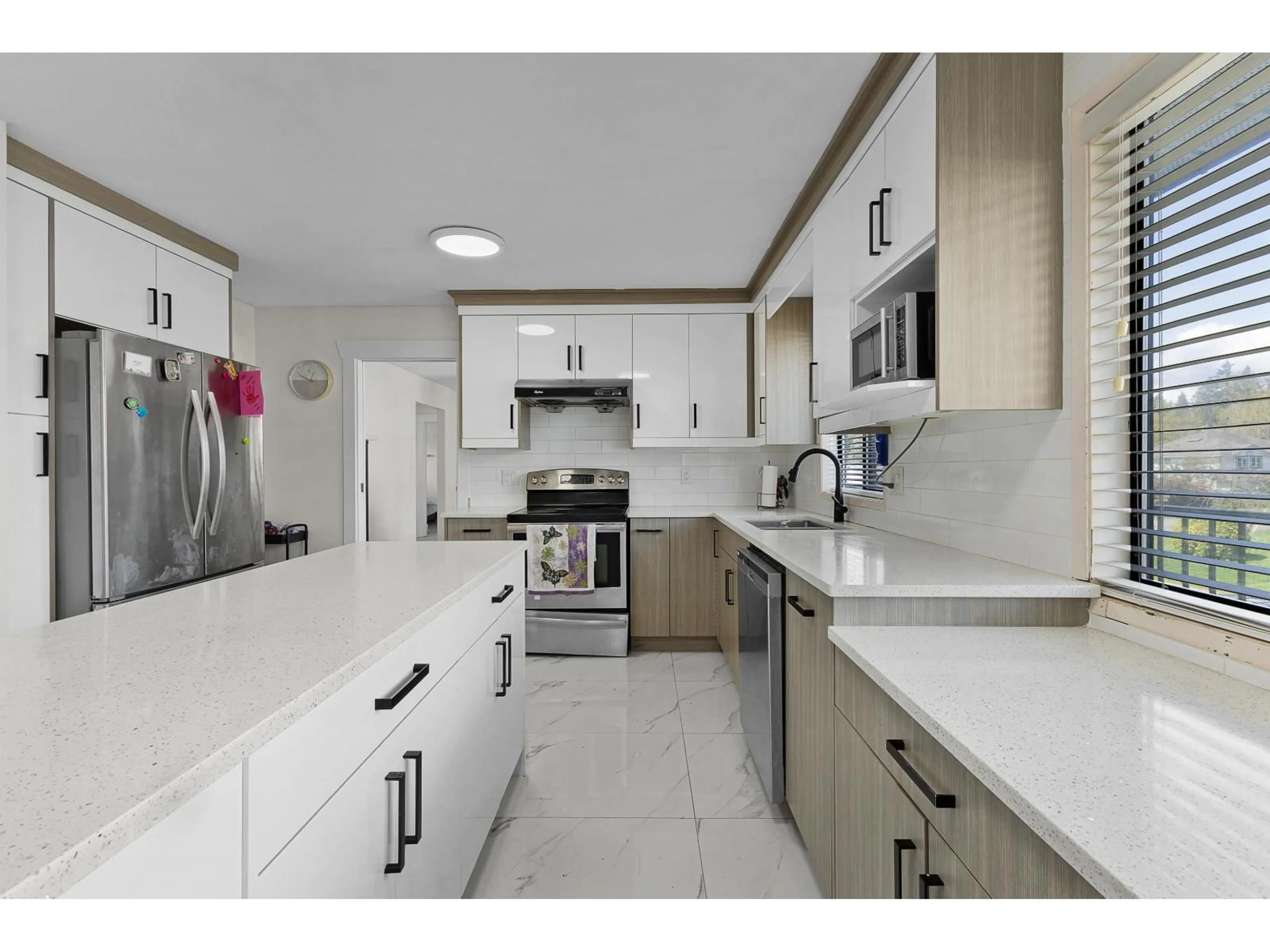 Unknown for 31872 STARLING AVENUE, Mission British Columbia V2V4S6