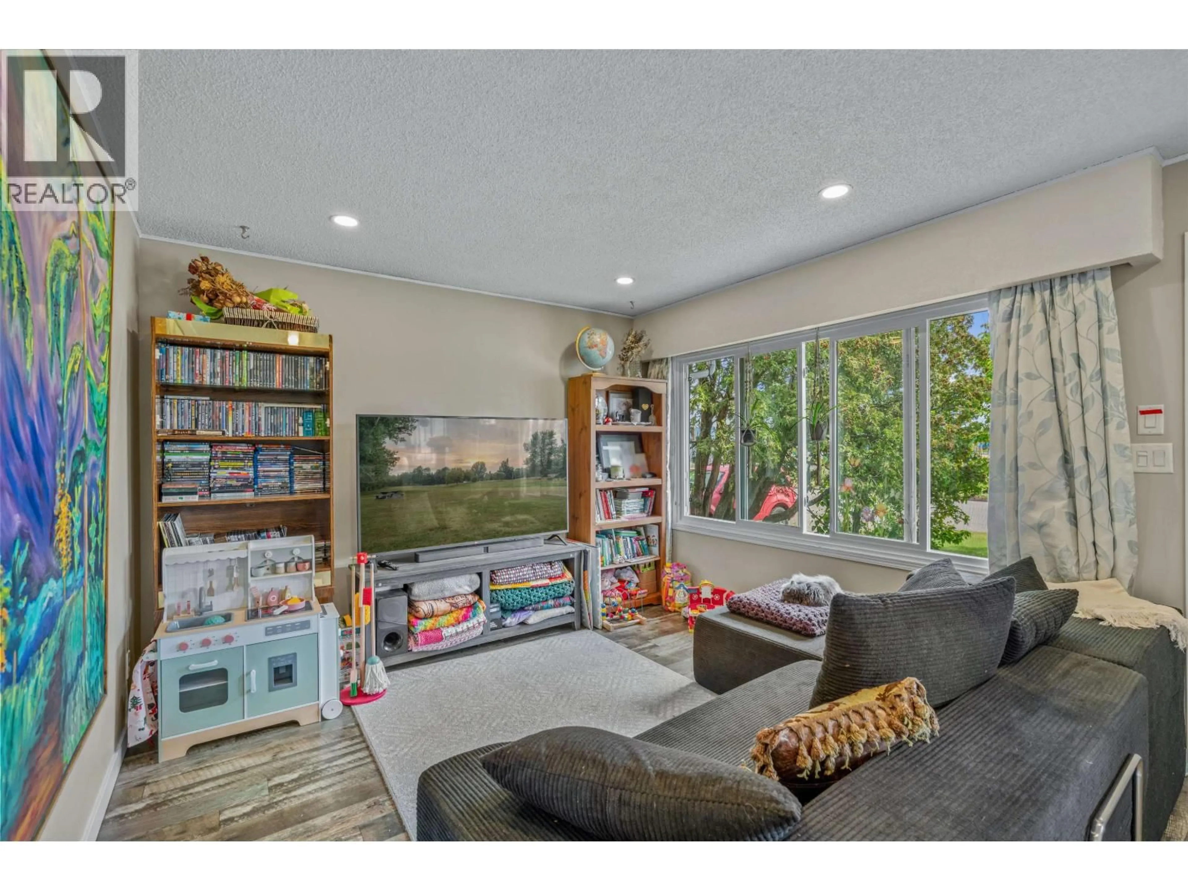 Living room with furniture, unknown for 393 IRWIN STREET, Prince George British Columbia V2M2X4