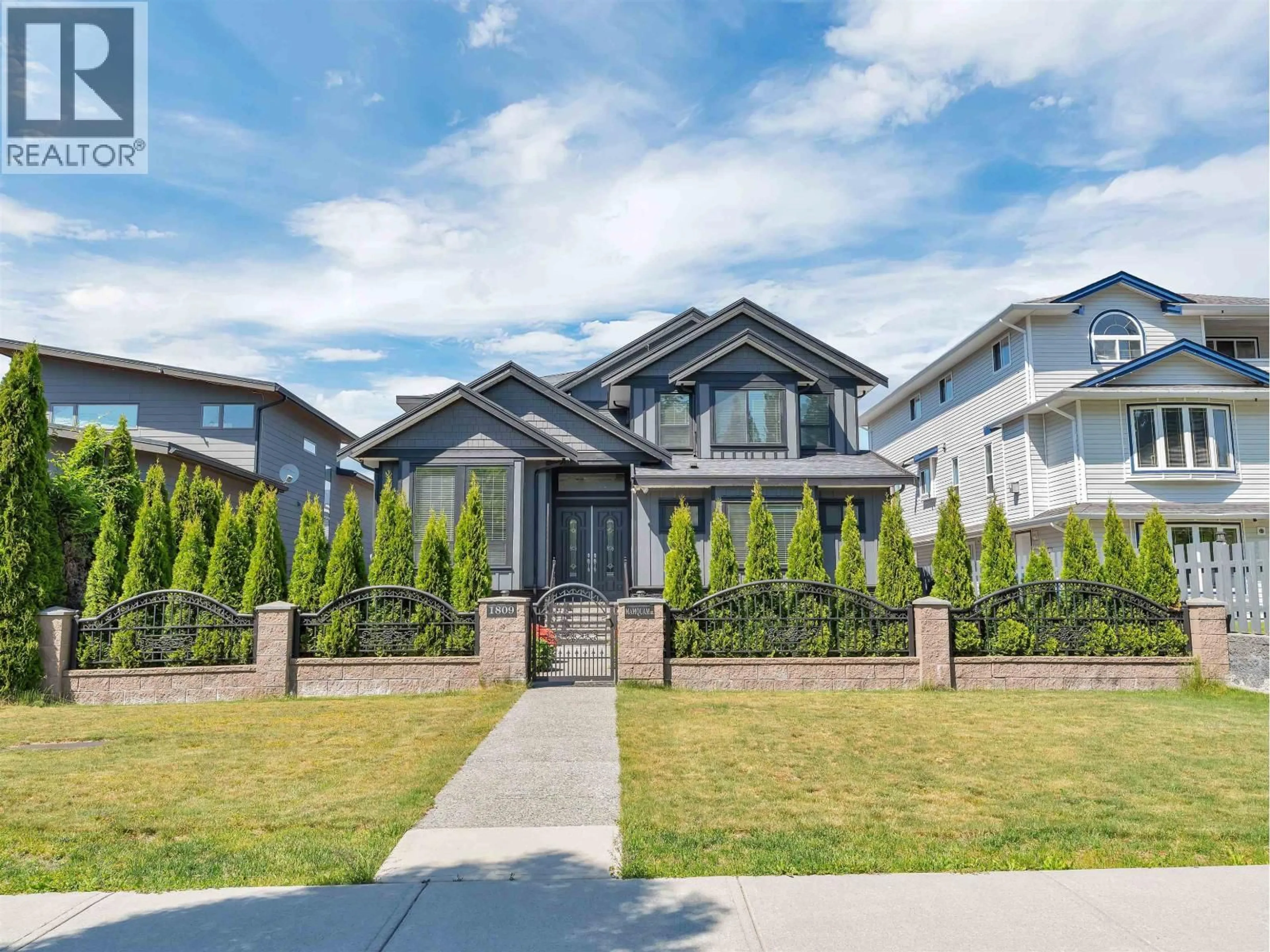 Home with vinyl exterior material, street for 1809 MAMQUAM ROAD, Squamish British Columbia V0N1T0