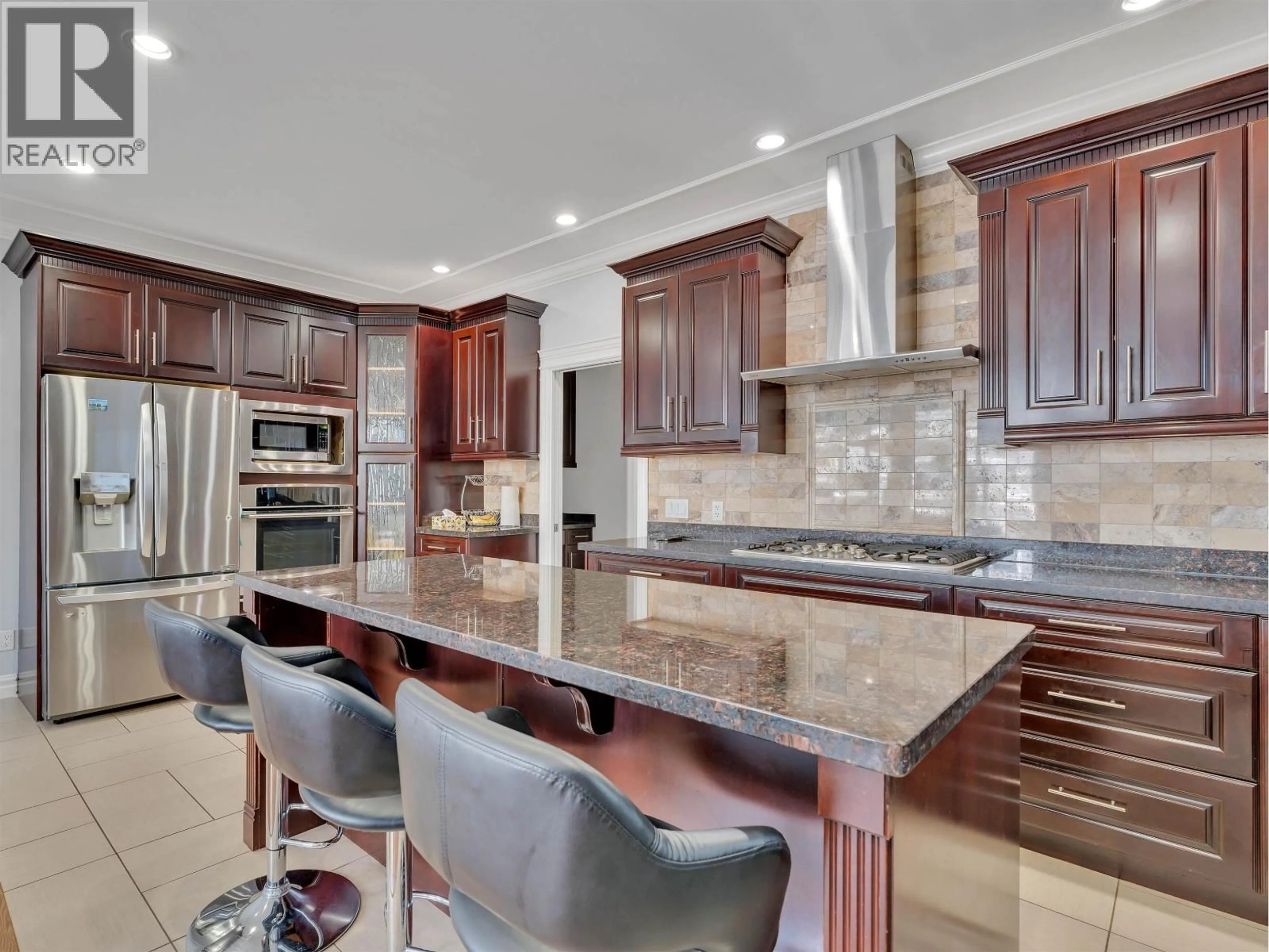 Contemporary kitchen, ceramic/tile floor for 1809 MAMQUAM ROAD, Squamish British Columbia V0N1T0