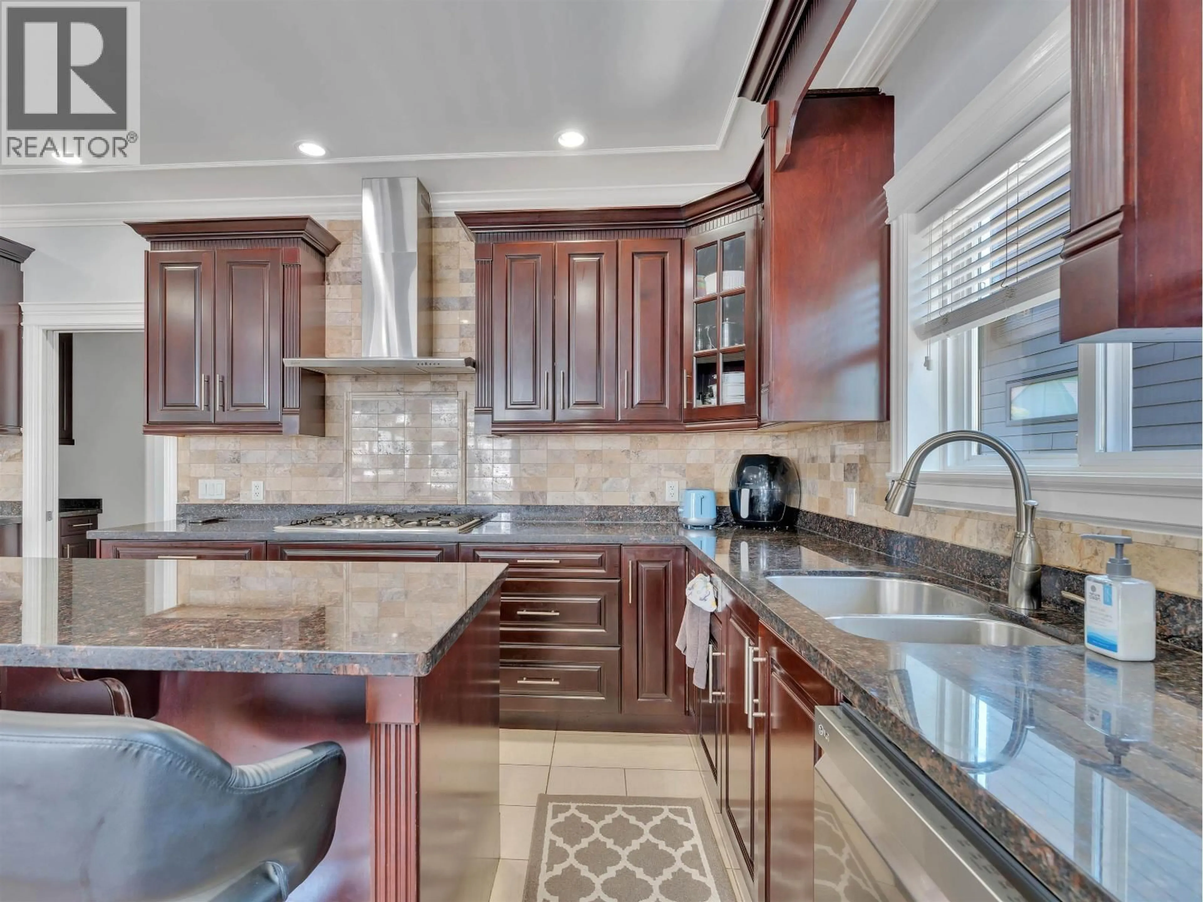Contemporary kitchen, ceramic/tile floor for 1809 MAMQUAM ROAD, Squamish British Columbia V0N1T0