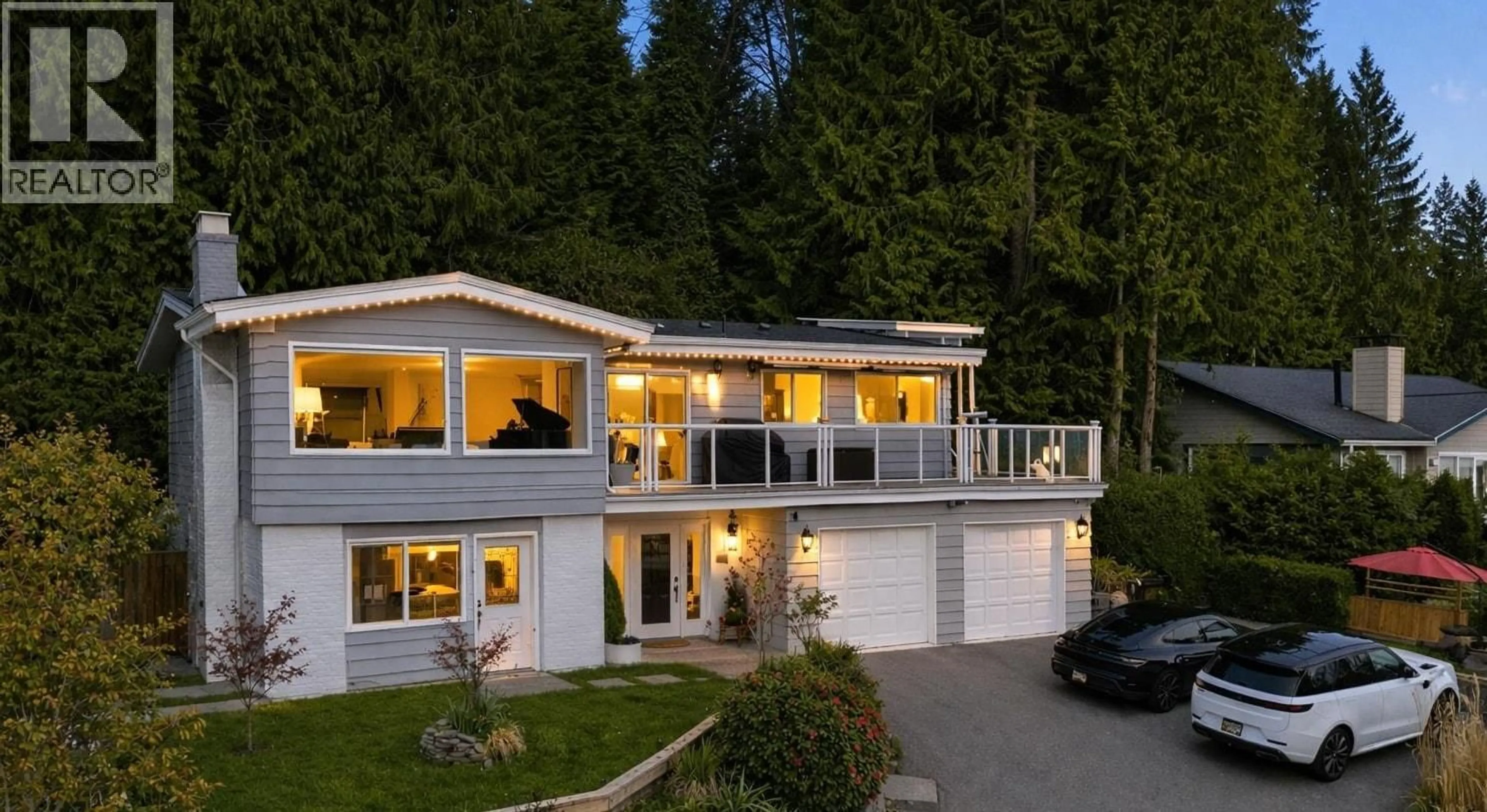 Home with vinyl exterior material, street for 668 ALPINE COURT, North Vancouver British Columbia V7R2L8