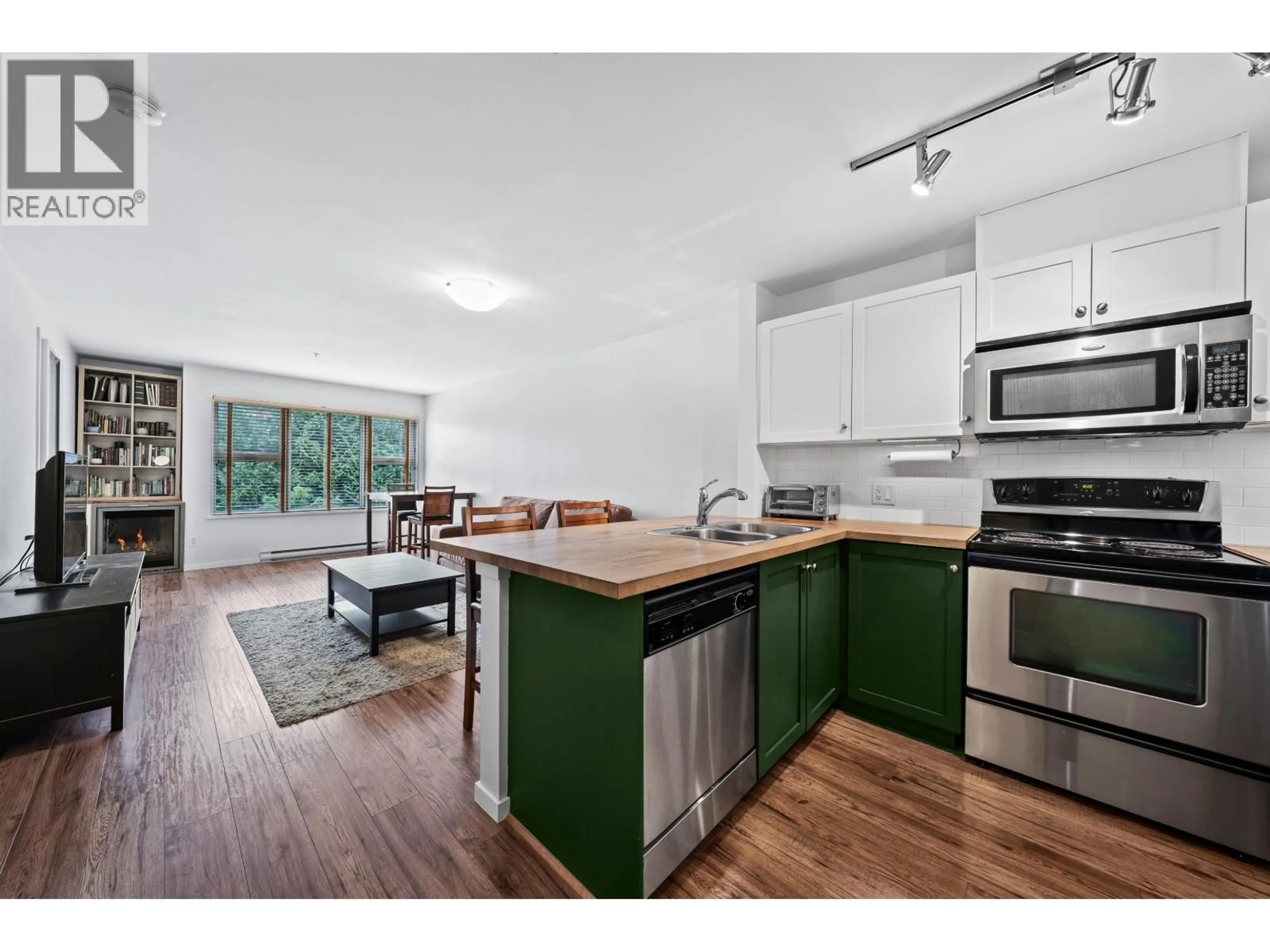 Open concept kitchen, unknown for 312 - 315 KNOX STREET, New Westminster British Columbia V3L0B5
