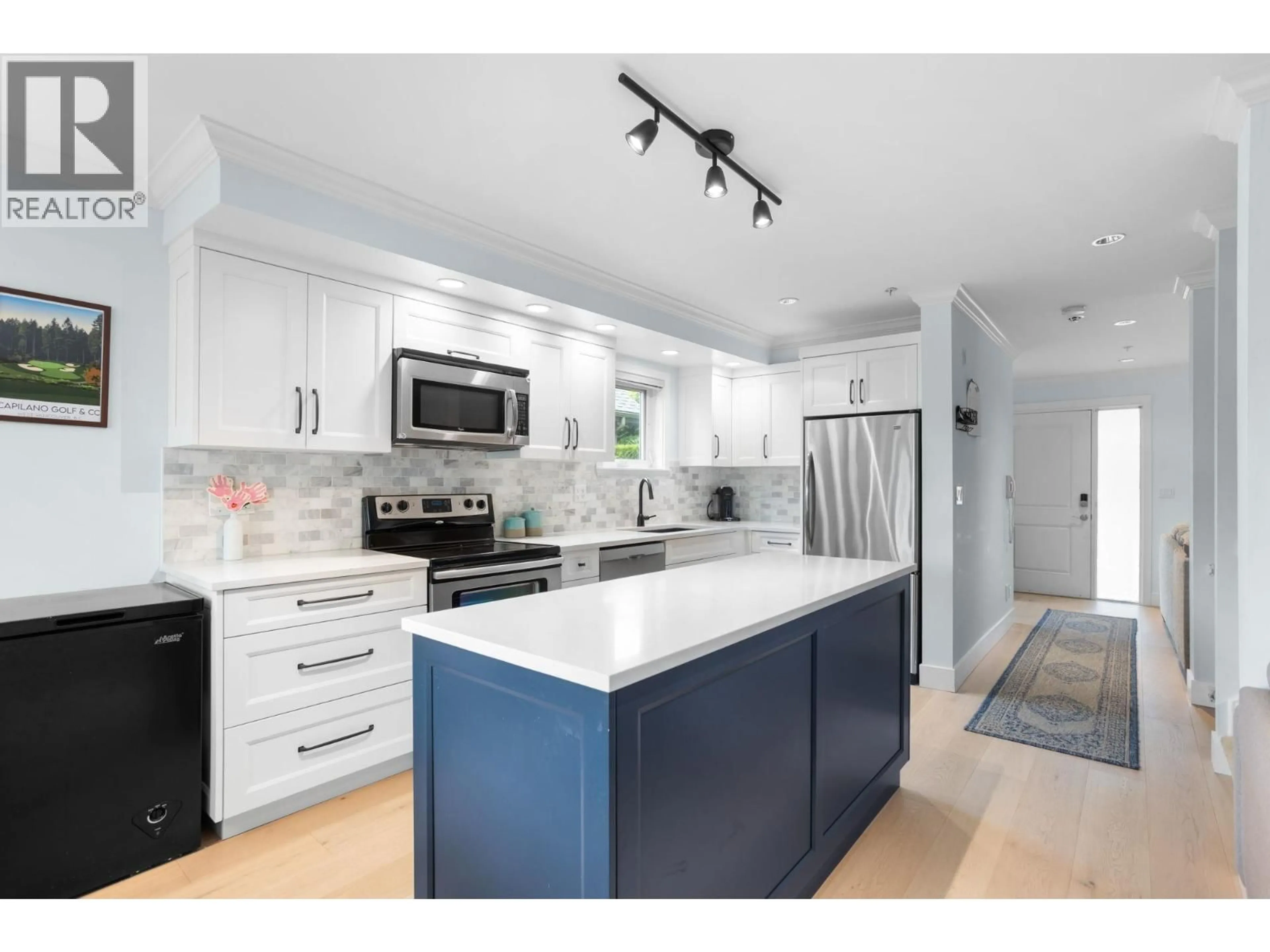 Open concept kitchen, unknown for 1121 ST. ANDREWS AVENUE, North Vancouver British Columbia V7L0A6