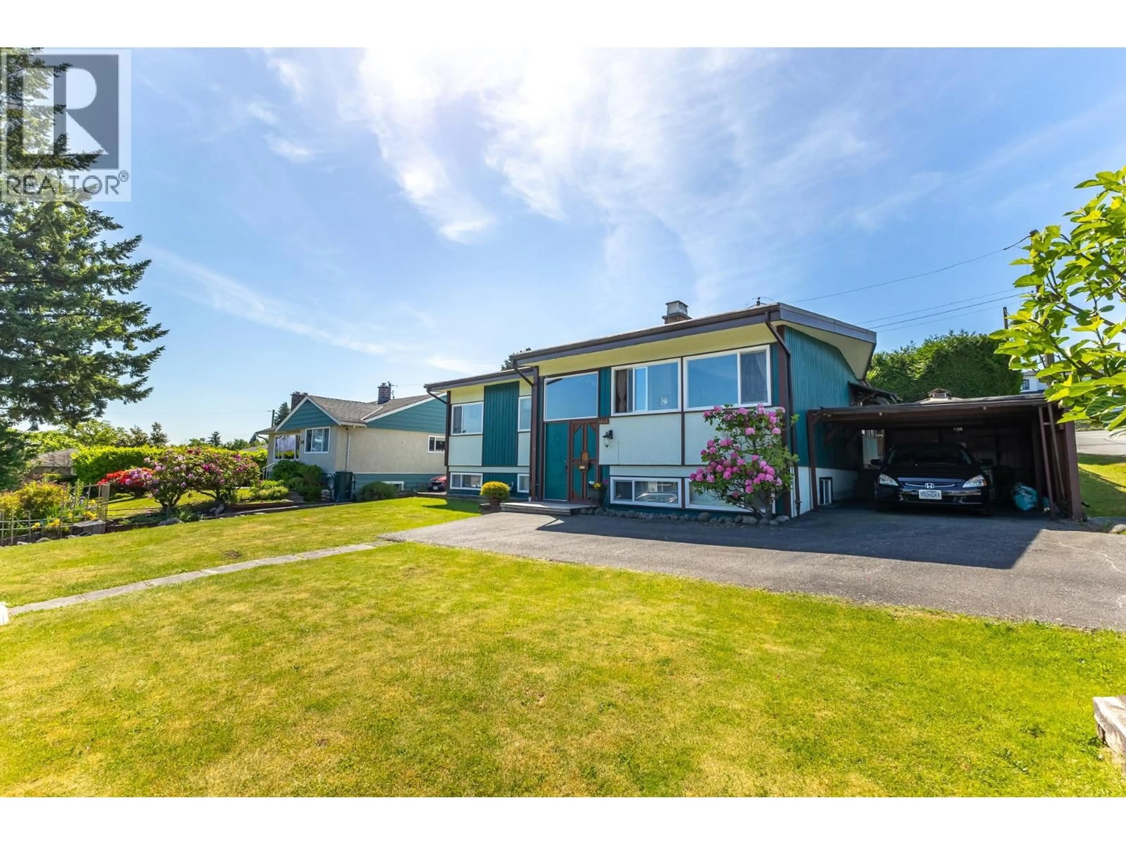 A pic from outside/outdoor area/front of a property/back of a property/a pic from drone, street for 4646 CHARLOTTE COURT, Burnaby British Columbia V5G2R8