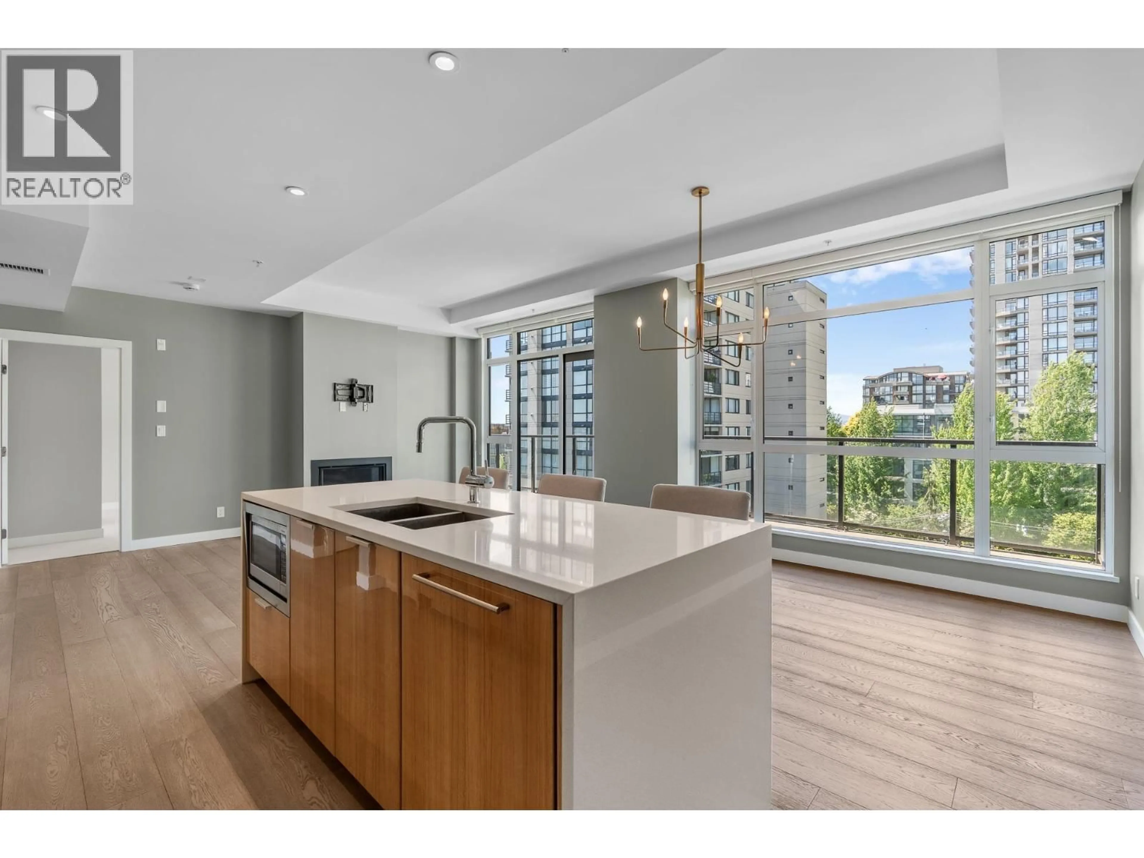 Open concept kitchen, unknown for 411 - 105 2ND STREET, North Vancouver British Columbia V7M0E3