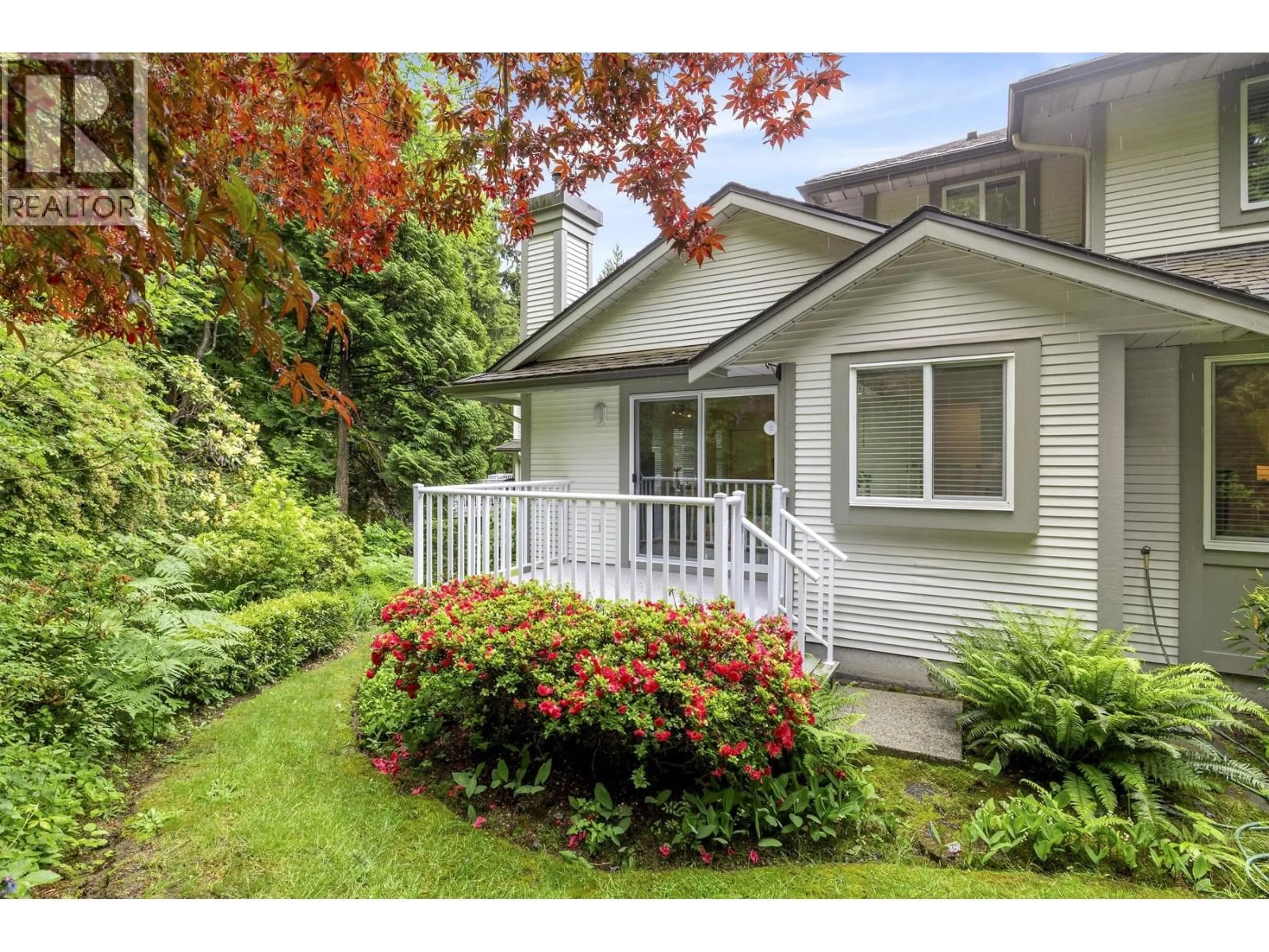 Home with vinyl exterior material, street for 120 - 101 PARKSIDE DRIVE, Port Moody British Columbia V3H4W6