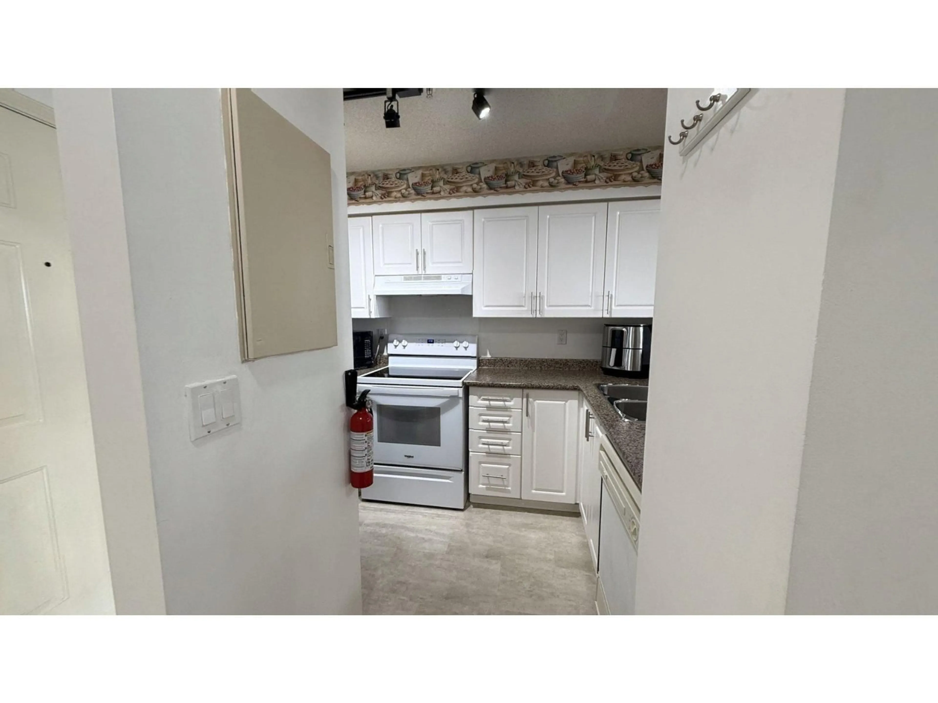 Standard kitchen, ceramic/tile floor for 105 - 14355 103 AVENUE, Burnaby British Columbia V3T5V5