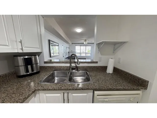 105 - 14355 103 AVENUE, Surrey 5