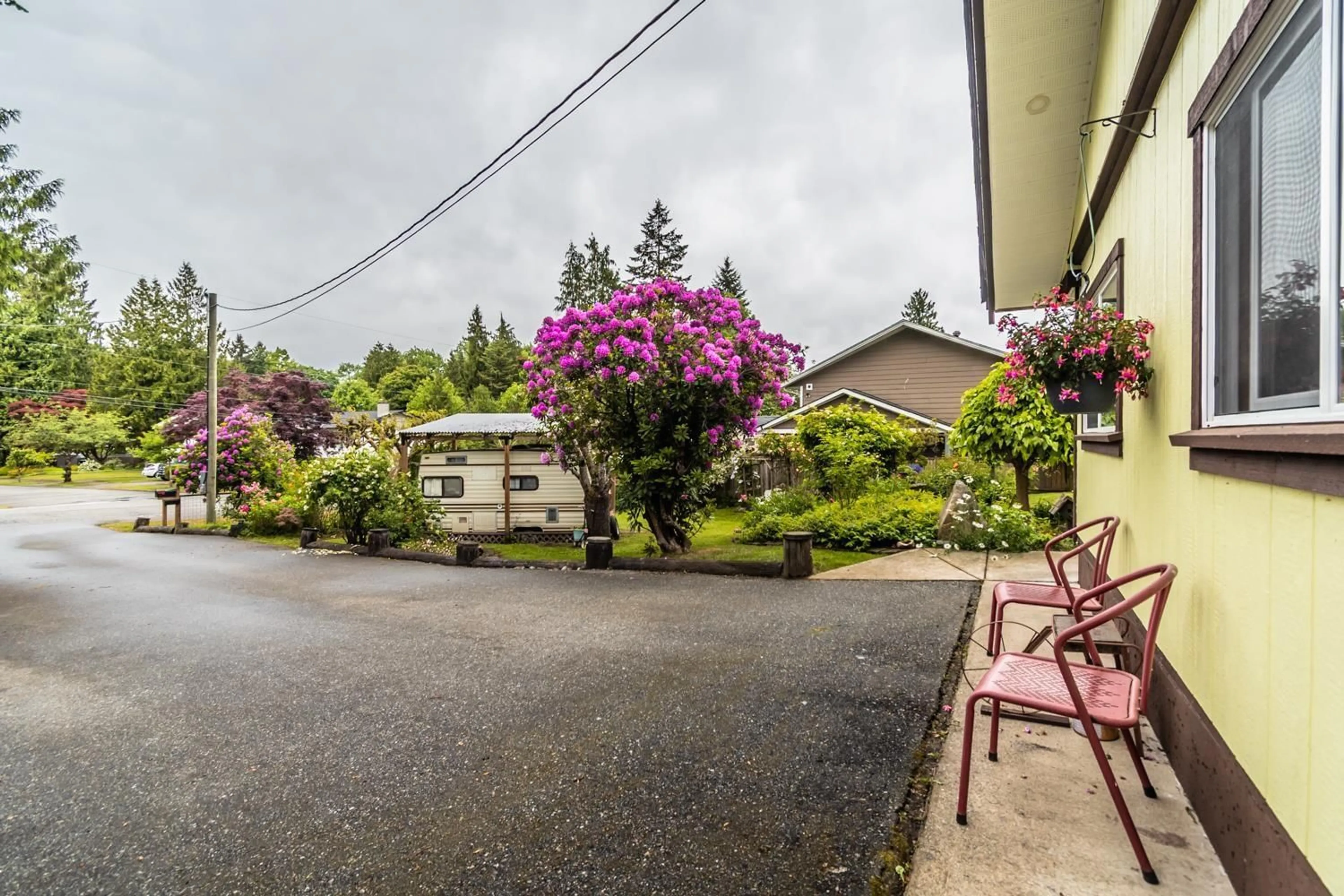 Patio, street for 19746 49 AVENUE, Langley British Columbia V3A3R4
