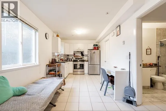2849 LAKEWOOD DRIVE, Vancouver 3