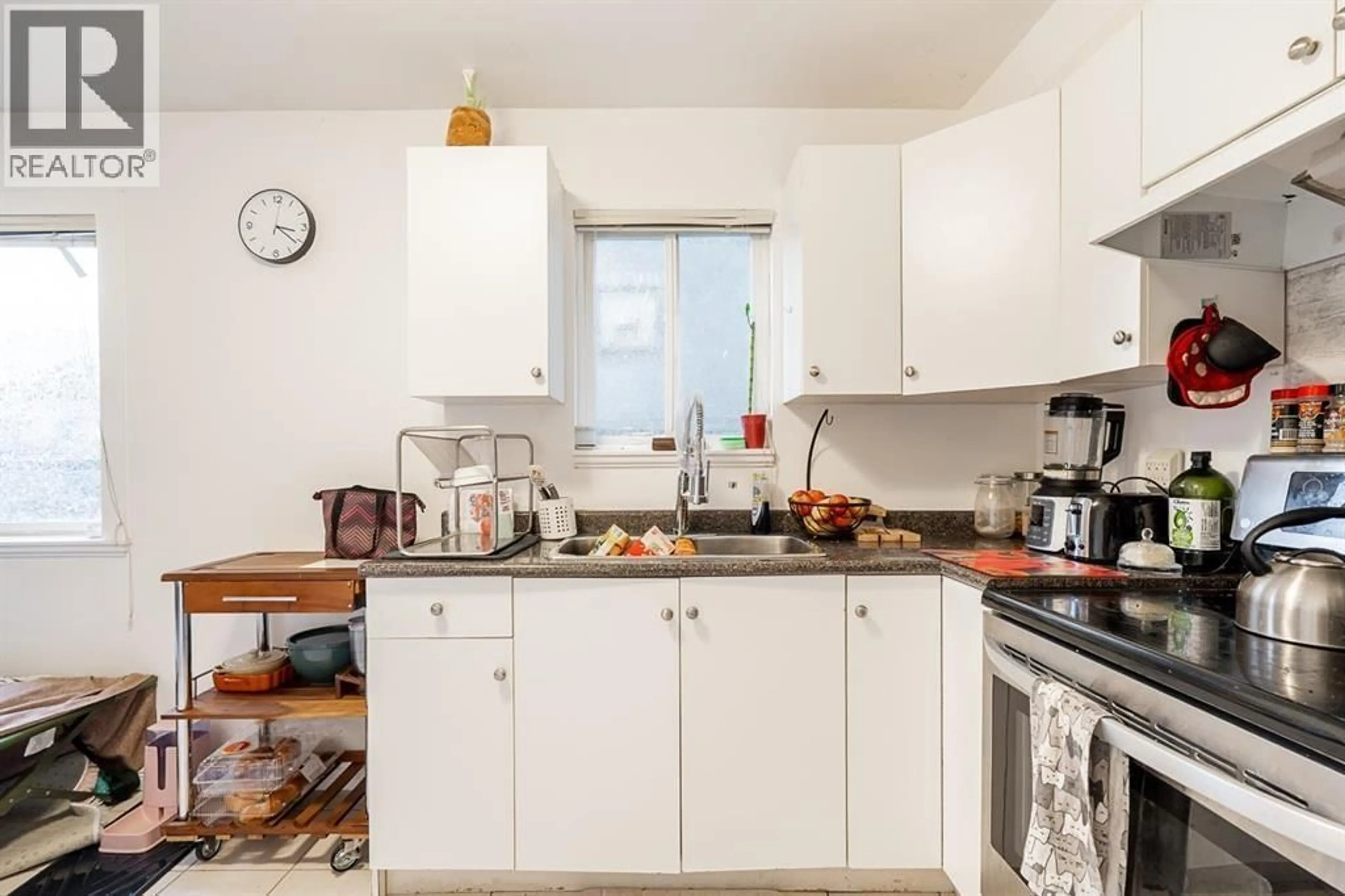 Standard kitchen, unknown for 2849 LAKEWOOD DRIVE, Vancouver British Columbia V5N5P8