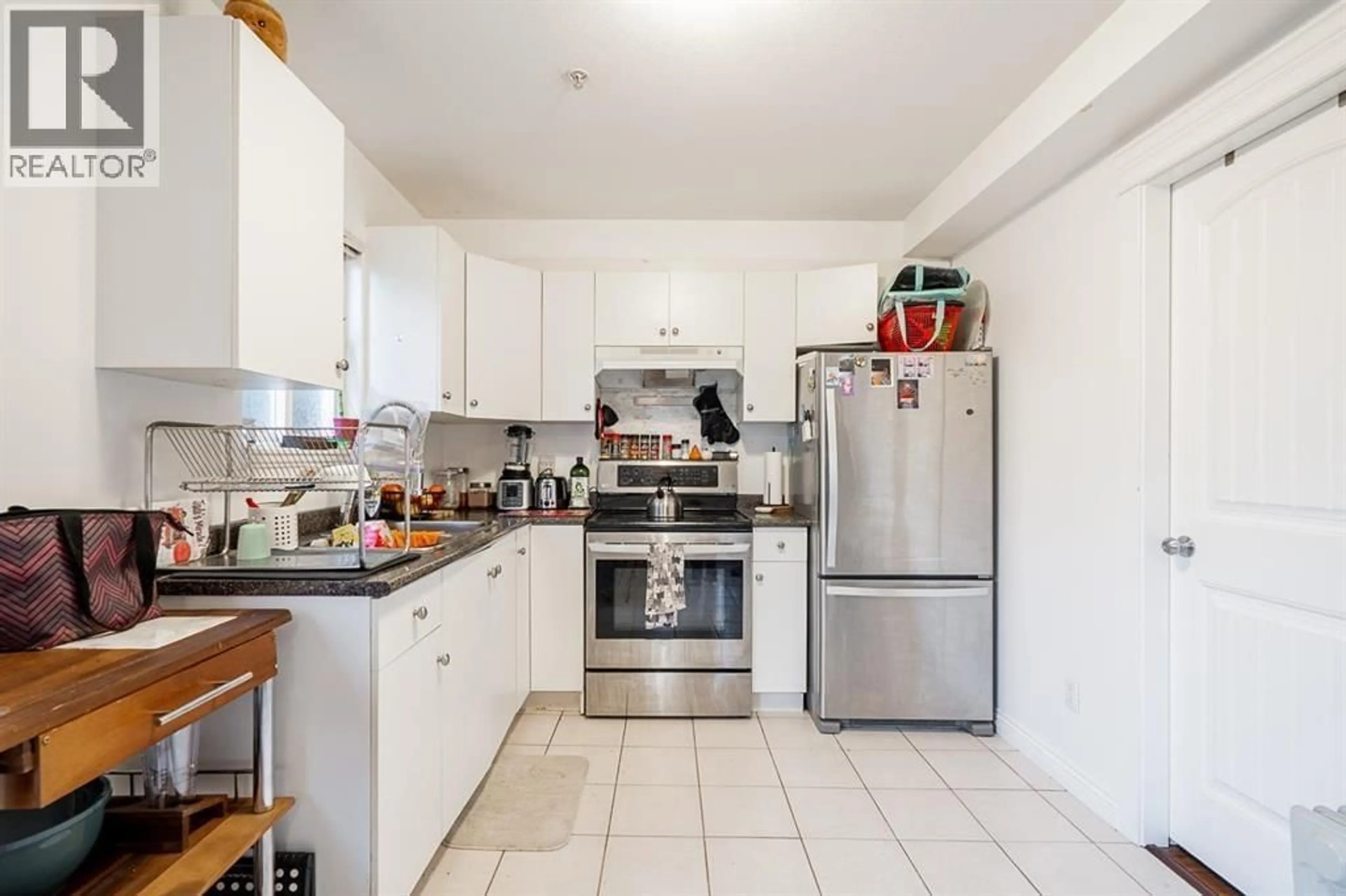 Standard kitchen, unknown for 2849 LAKEWOOD DRIVE, Vancouver British Columbia V5N5P8