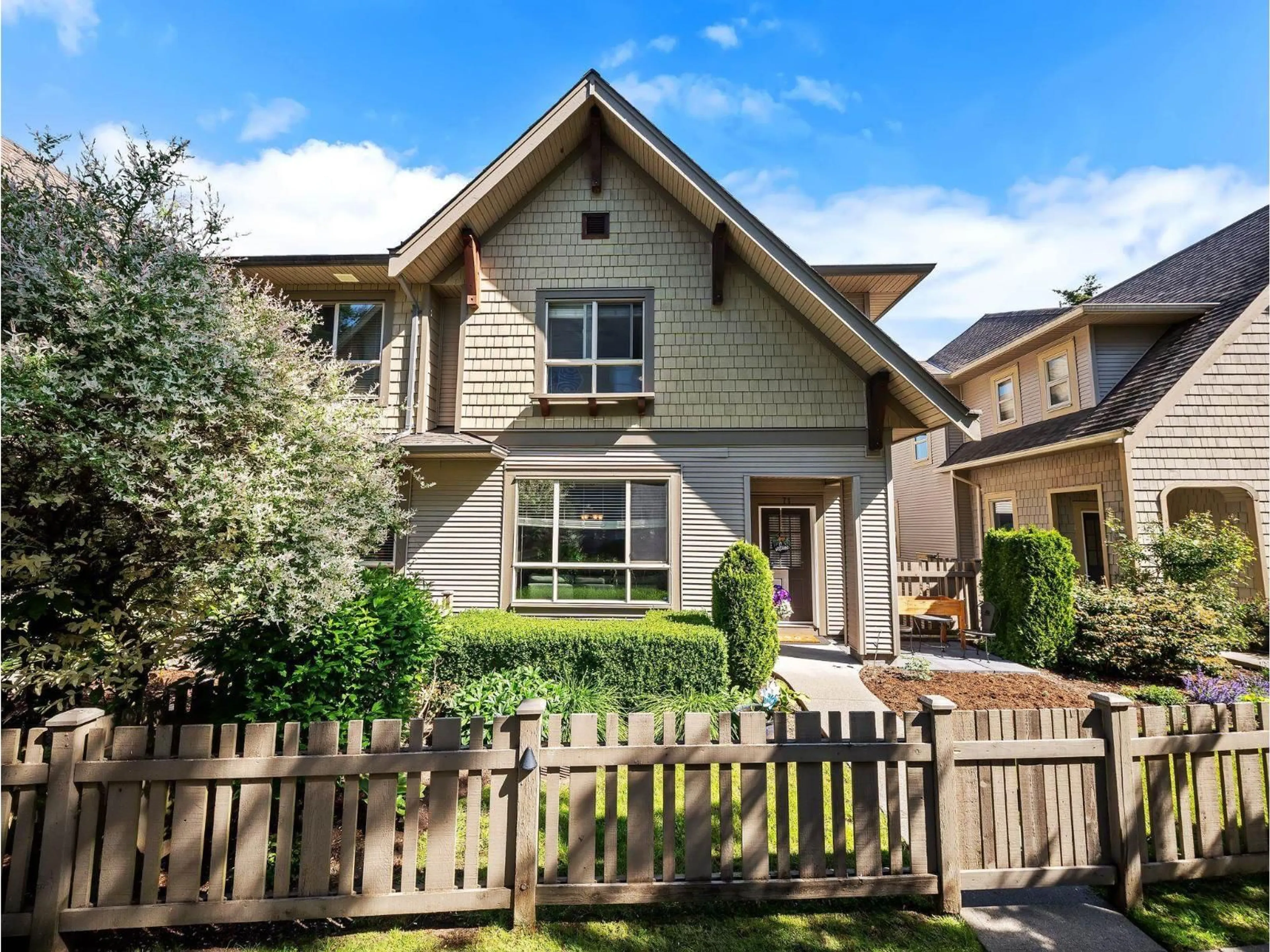 Home with vinyl exterior material, street for 71 - 2738 158 STREET, Surrey British Columbia V3Z3K3