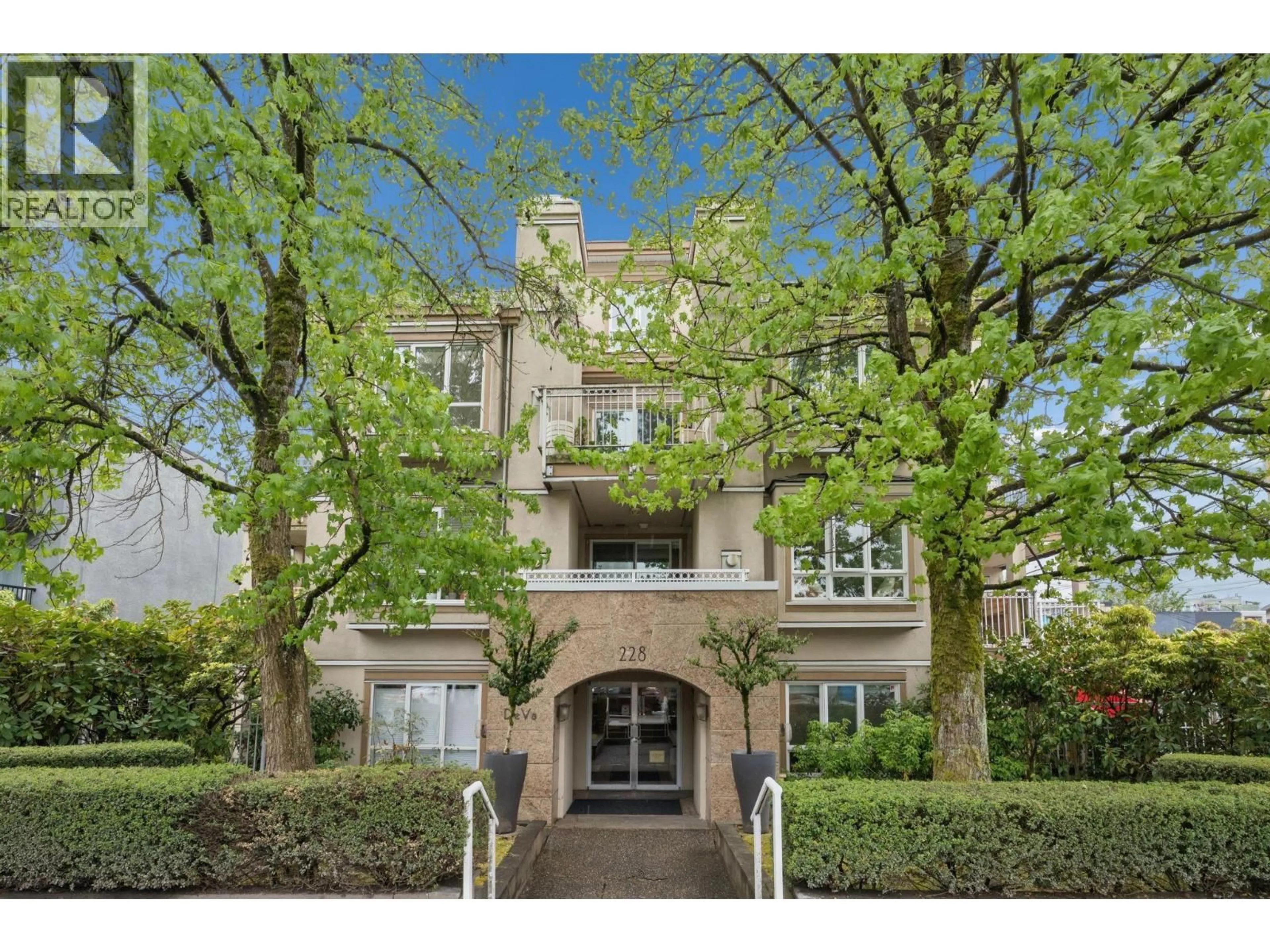 Unknown for 302 - 228 14TH AVENUE, Vancouver British Columbia V5T2M6