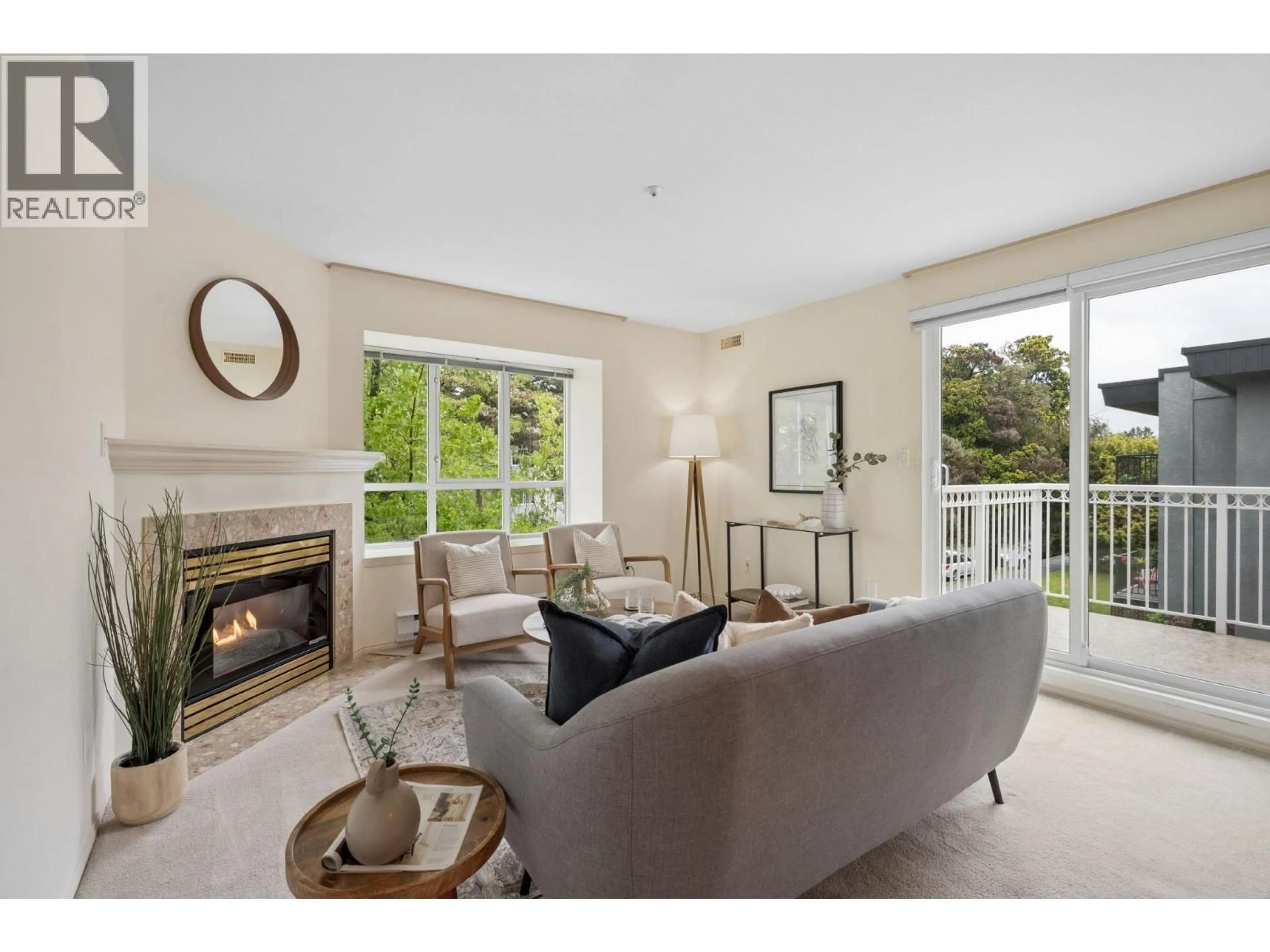Living room with furniture, unknown for 302 - 228 14TH AVENUE, Vancouver British Columbia V5T2M6