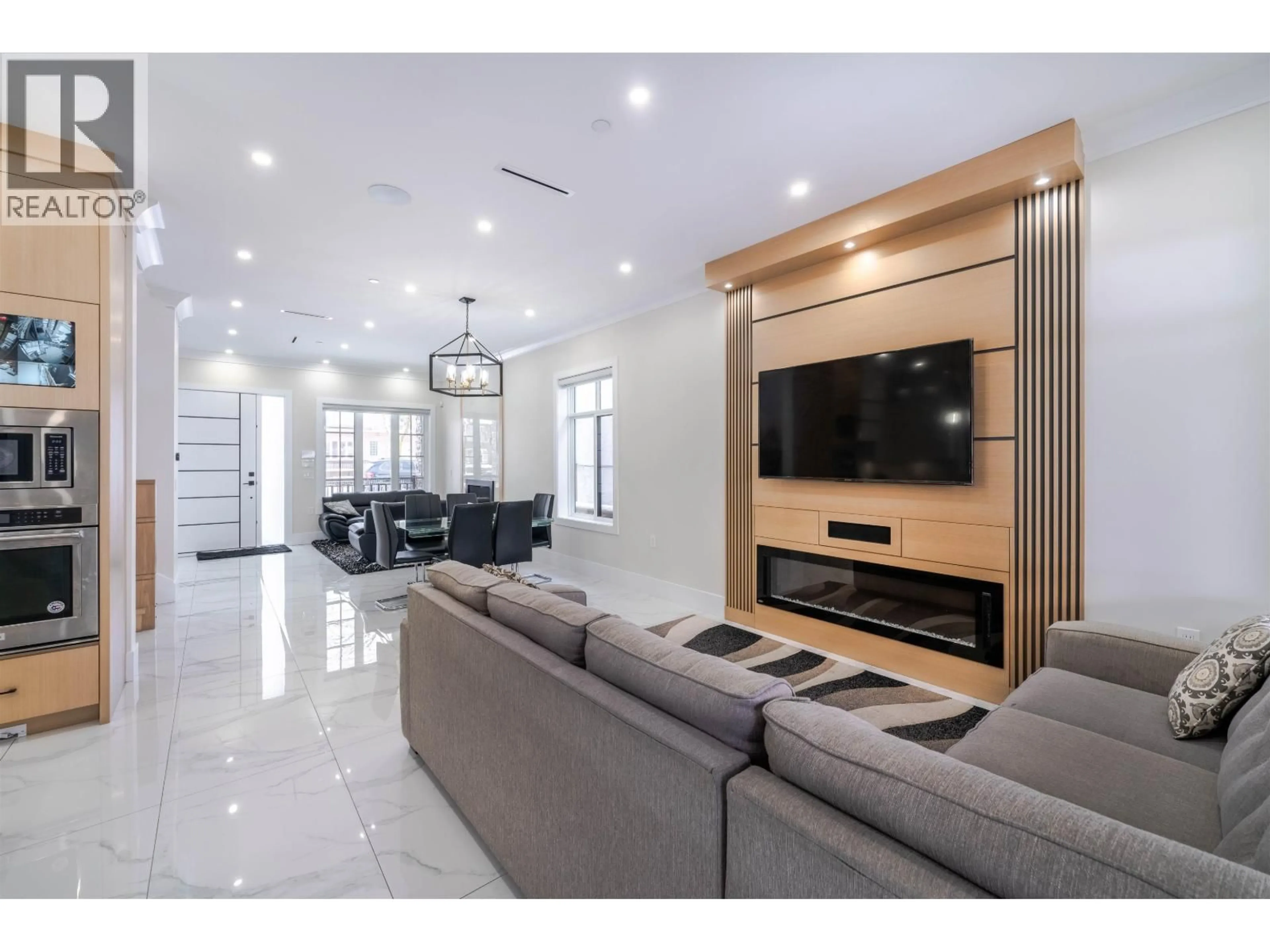 Home theater for 1 - 6358 WINDSOR STREET, Vancouver British Columbia V5W3J5