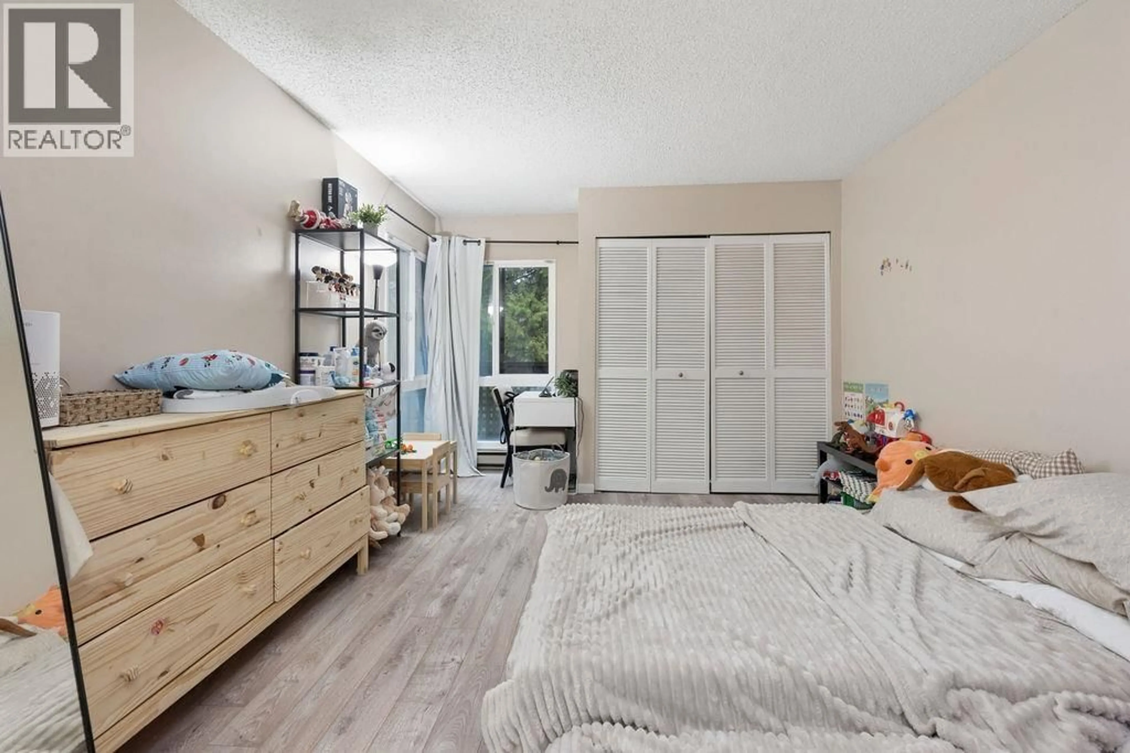 A pic of a room for 211 - 444 49TH AVENUE, Vancouver British Columbia V5Y3V4