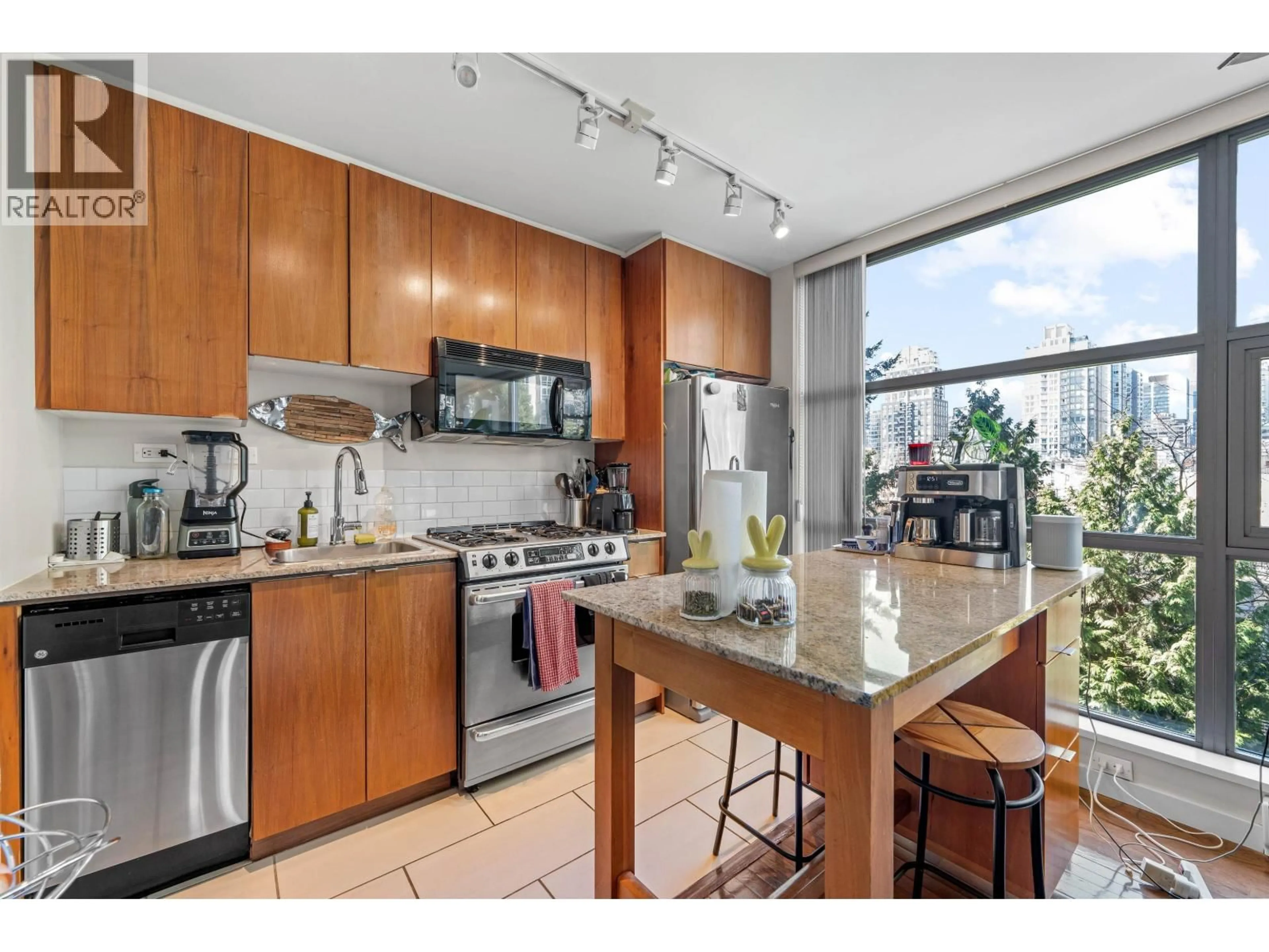 Unknown for 601 - 989 BEATTY STREET, Vancouver British Columbia V6Z3C2