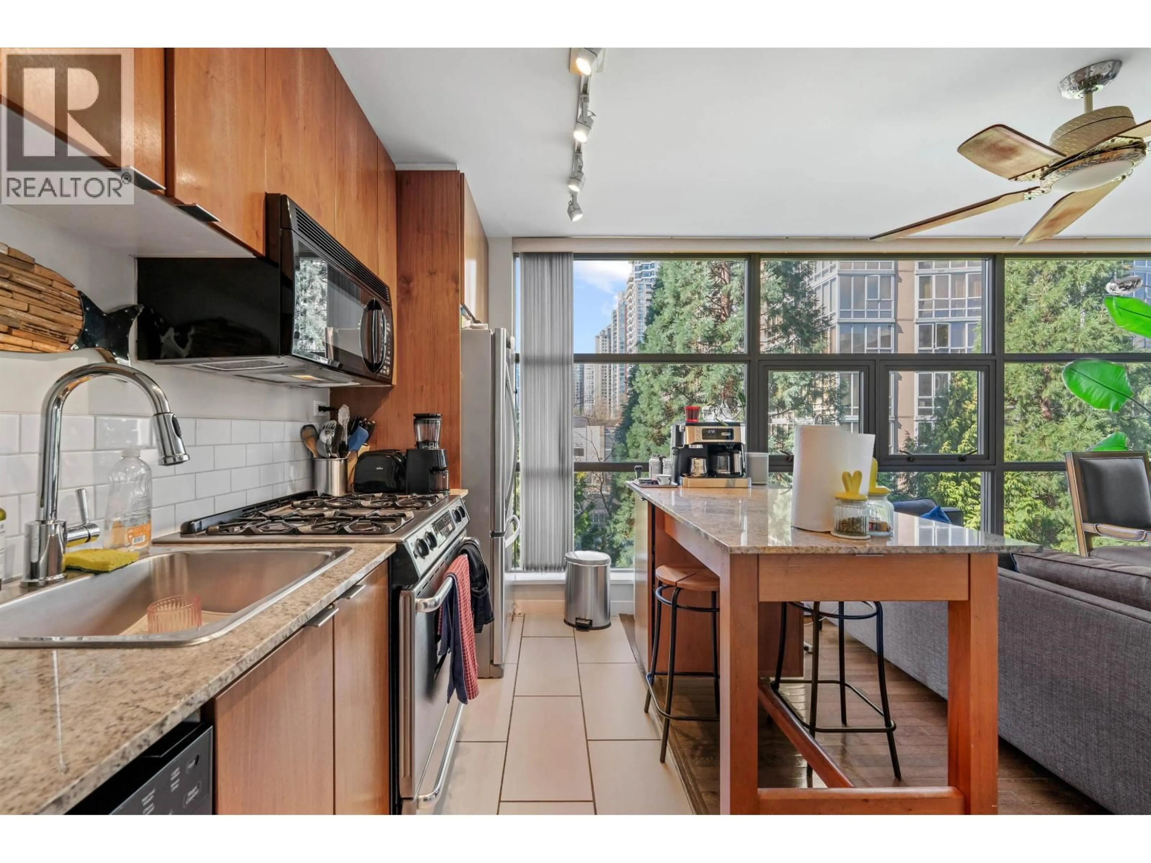Standard kitchen, ceramic/tile floor for 601 - 989 BEATTY STREET, Vancouver British Columbia V6Z3C2