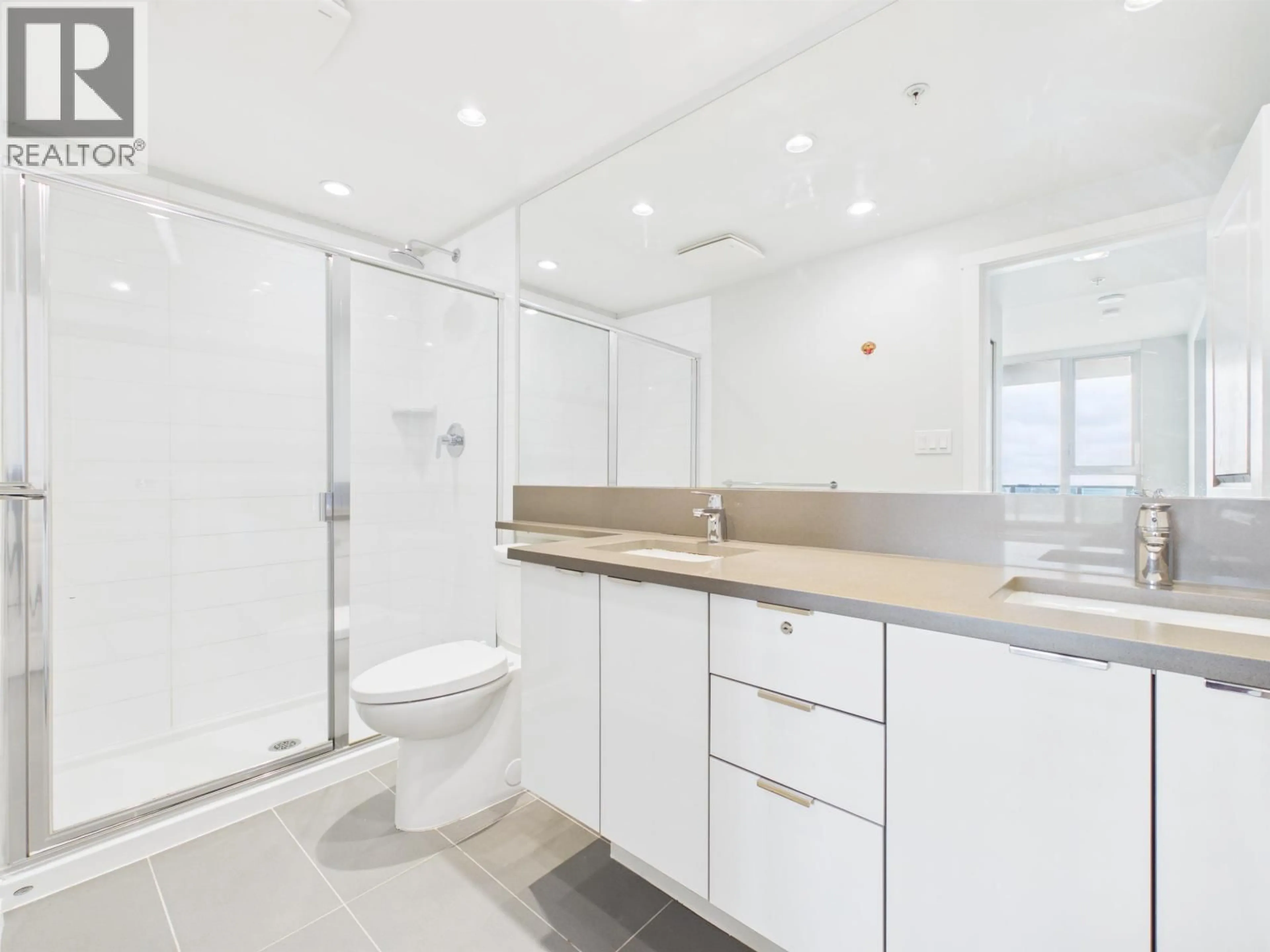 Standard bathroom, unknown for 3603 - 5883 BARKER AVENUE, Burnaby British Columbia V5H0G4