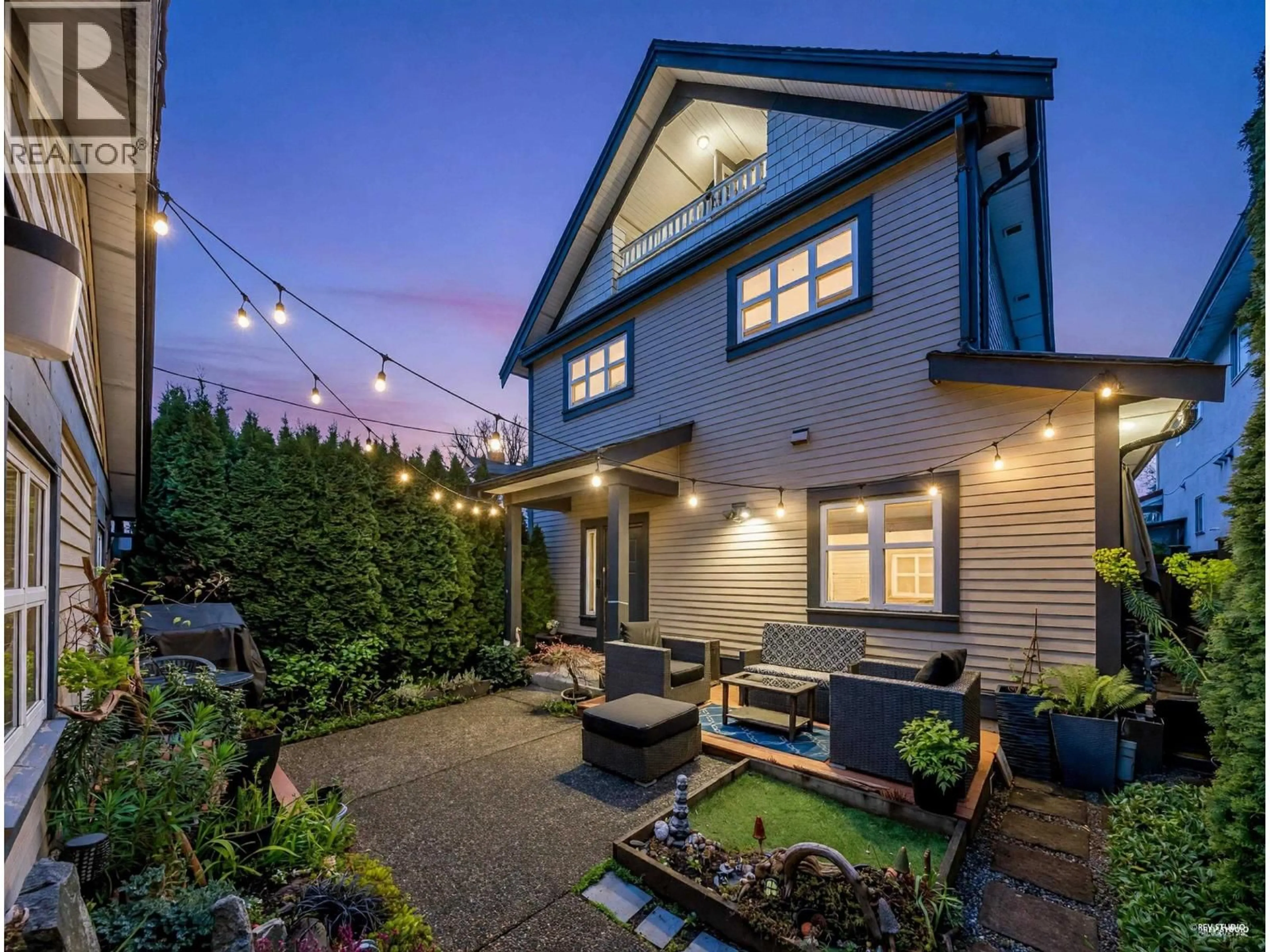 Patio, street for 723 12TH AVENUE, Vancouver British Columbia V5T2J1