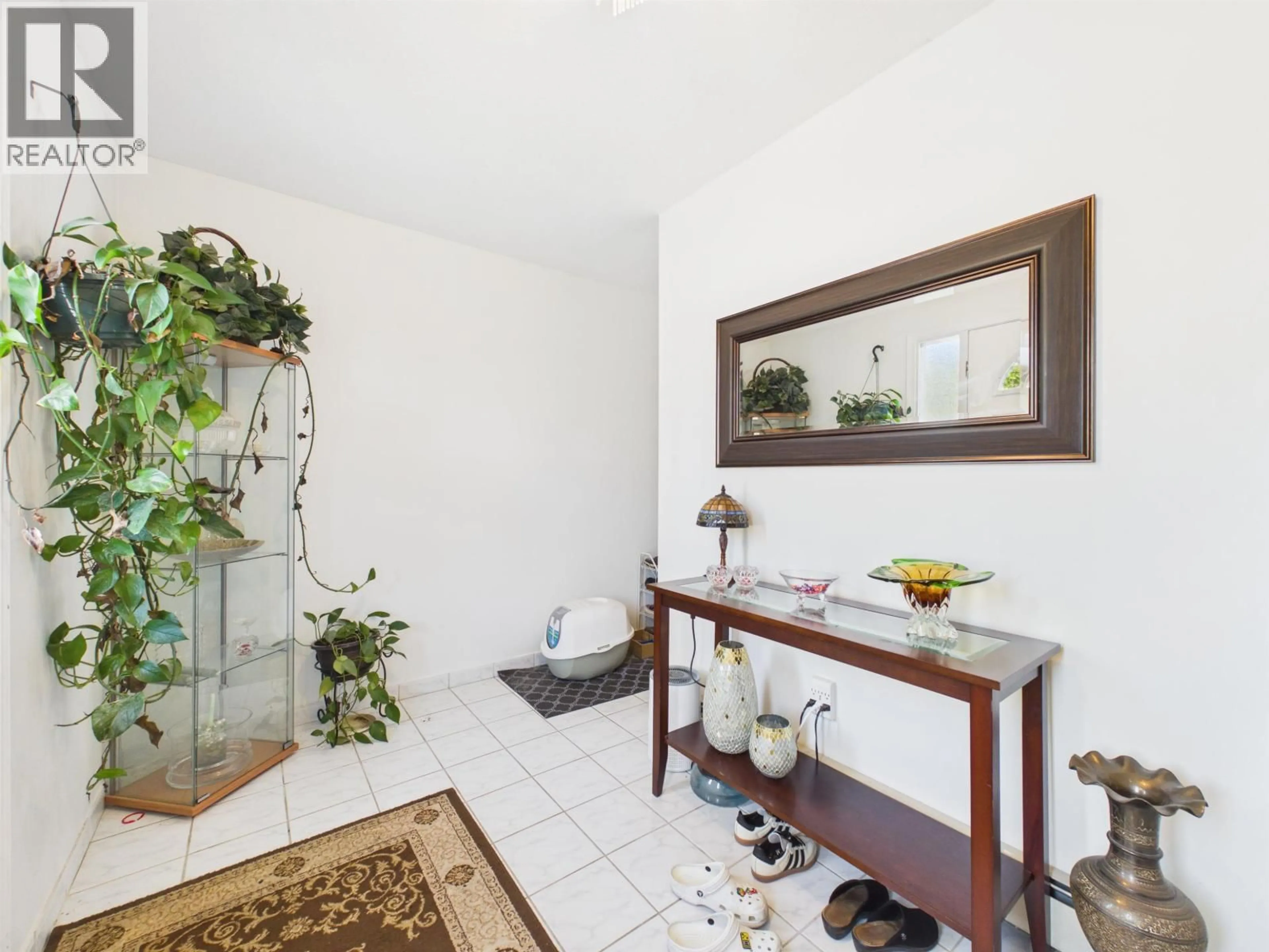 Indoor entryway for 1148 HOWSE PLACE, Coquitlam British Columbia V3K5V7
