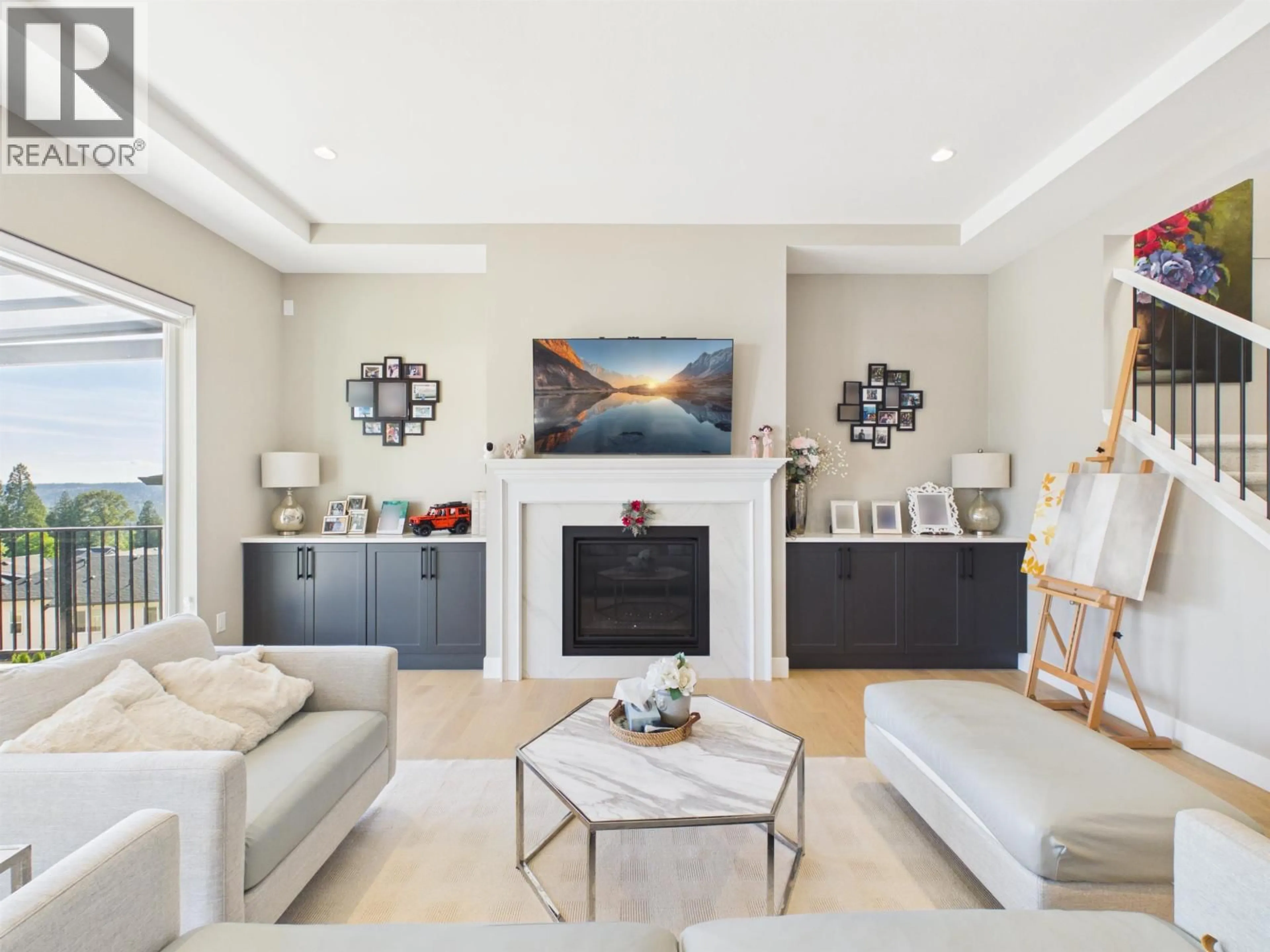 Living room with furniture, unknown for 3488 DANIELSON DRIVE, Coquitlam British Columbia V3E0N4