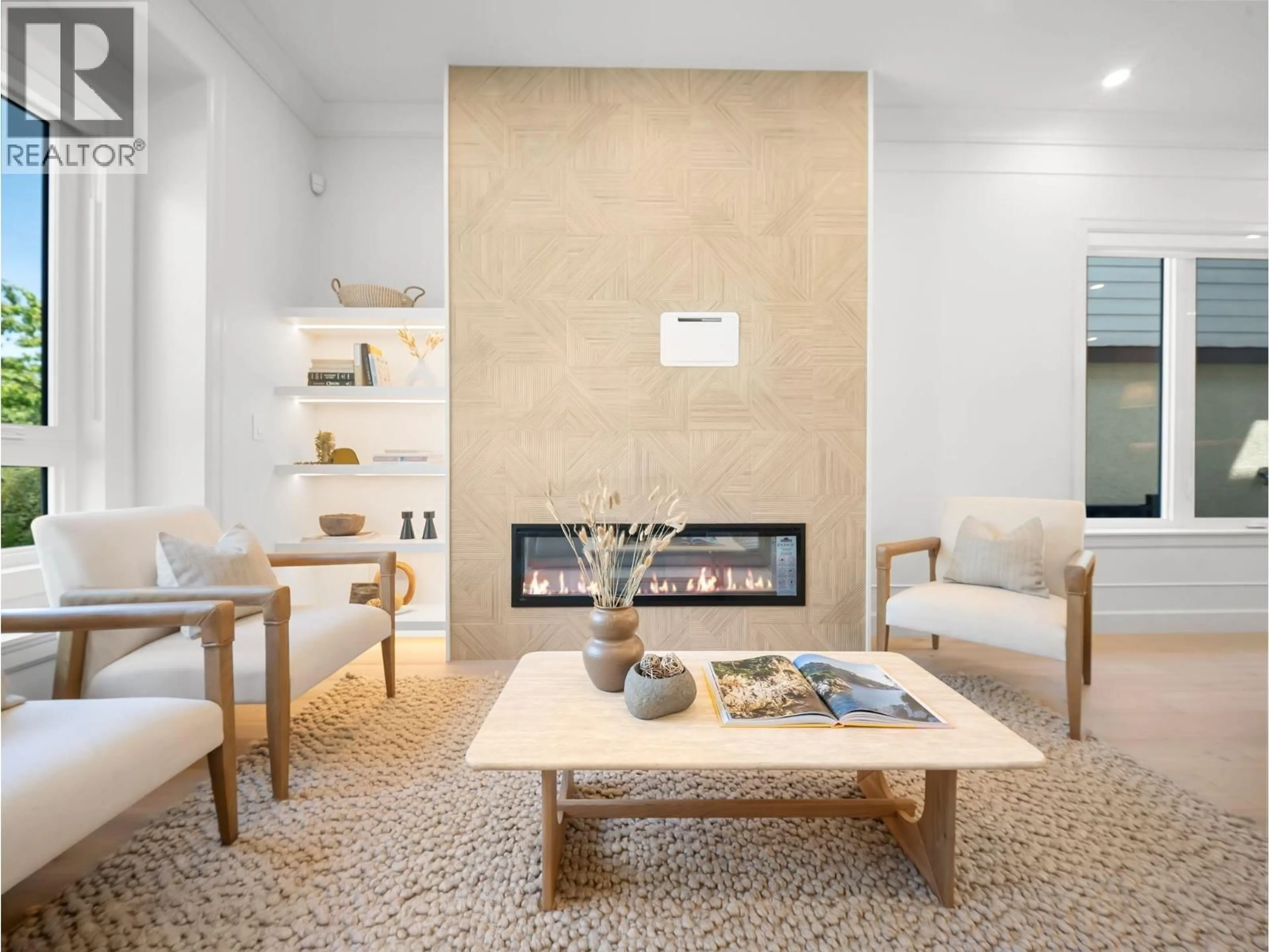 Living room with furniture, ceramic/tile floor for 1 - 3786 PETER STREET, Burnaby British Columbia V5J1N4