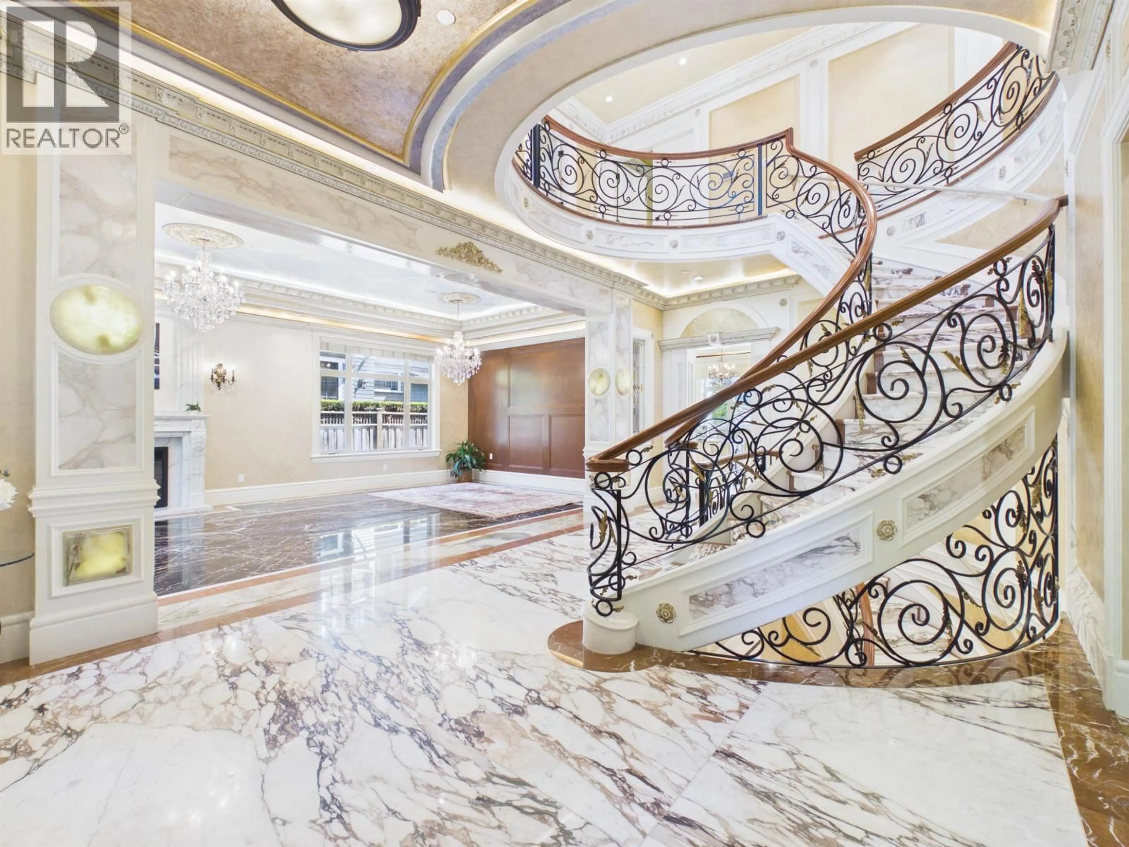 Indoor foyer for 6188 ADERA STREET, Vancouver British Columbia V6M3J6