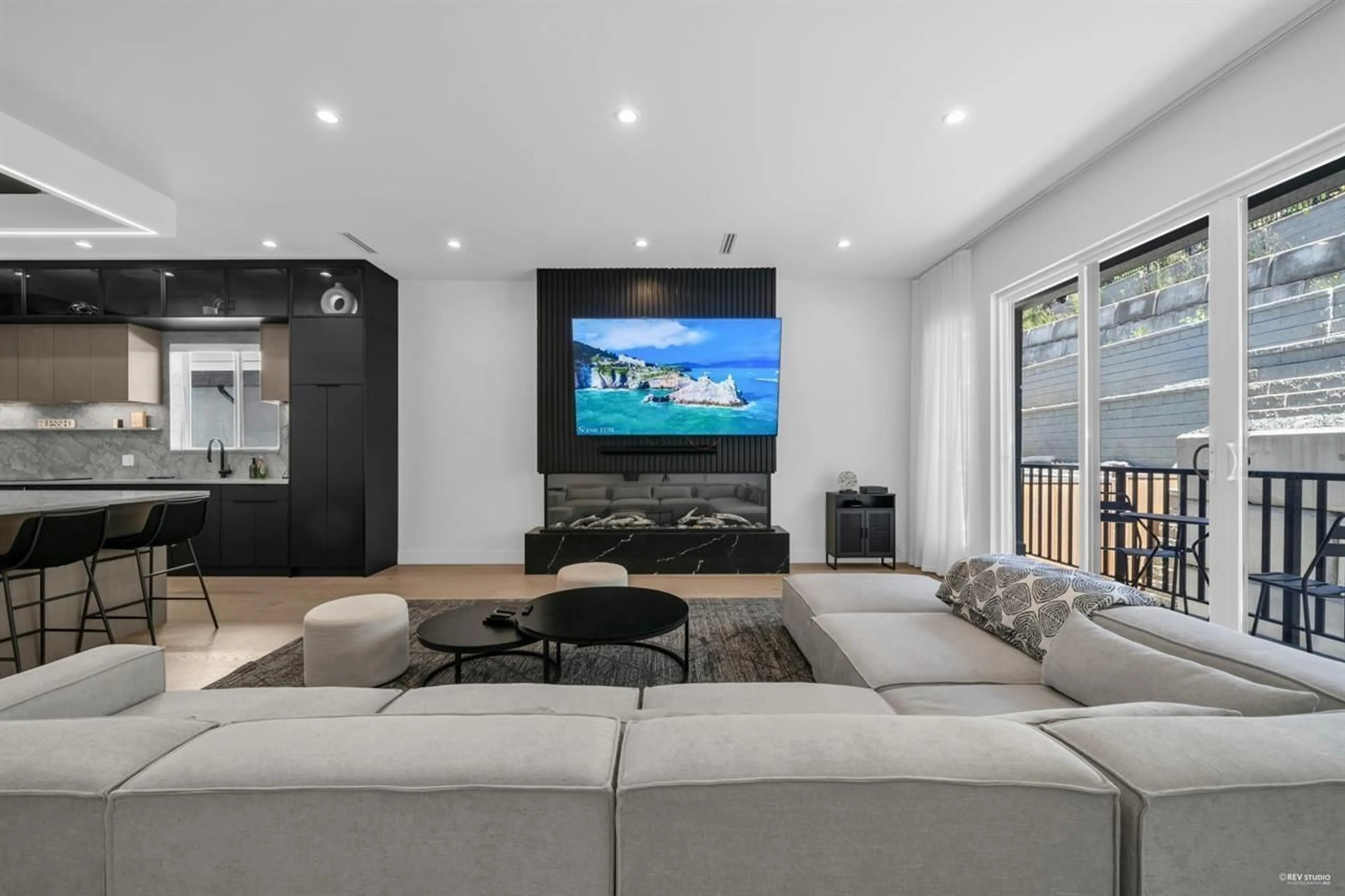 Home theater for 11344 RIVER ROAD, Surrey British Columbia V3V2V6