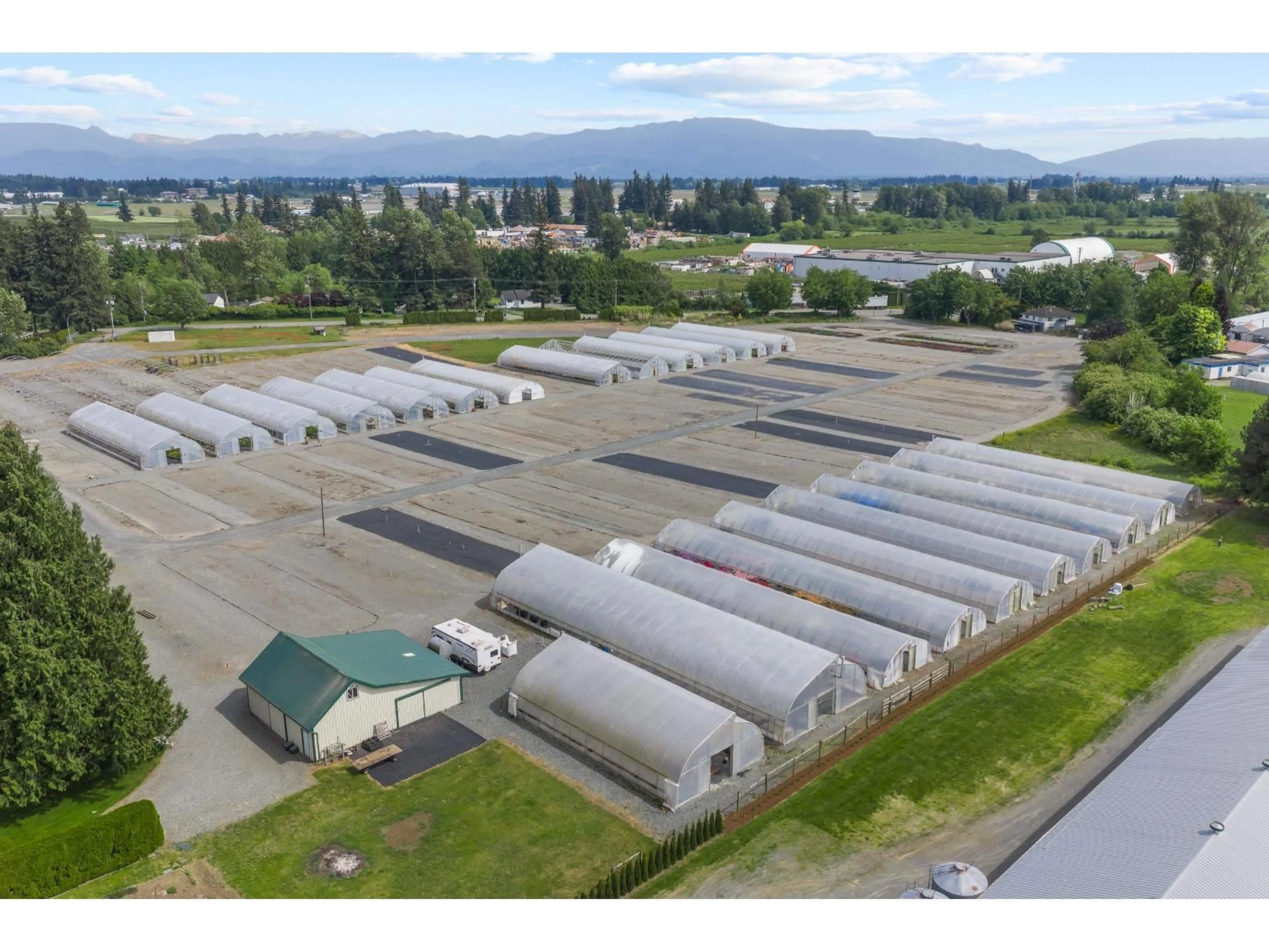 A pic from outside/outdoor area/front of a property/back of a property/a pic from drone, unknown for 1899 PEARDONVILLE ROAD, Abbotsford British Columbia V4X2M3