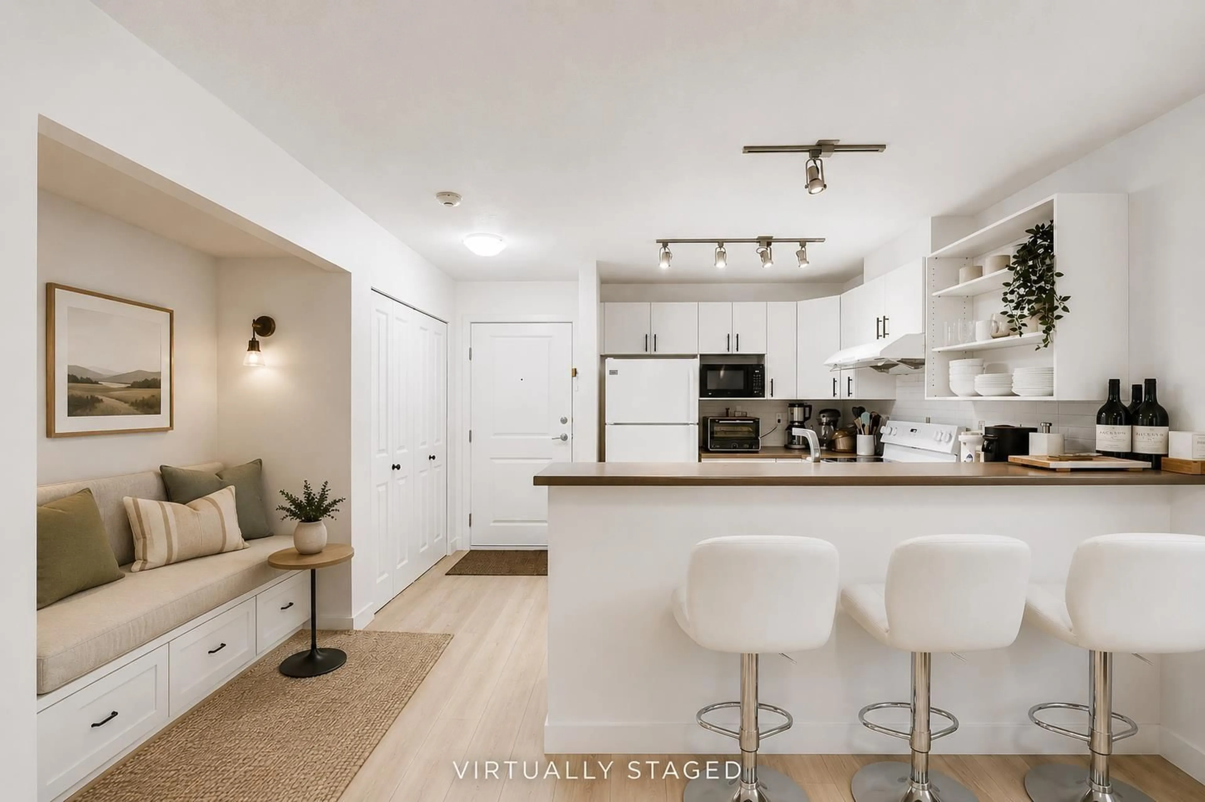 Open concept kitchen, ceramic/tile floor for 116 - 14885 105 AVENUE, Surrey British Columbia V3R2V6