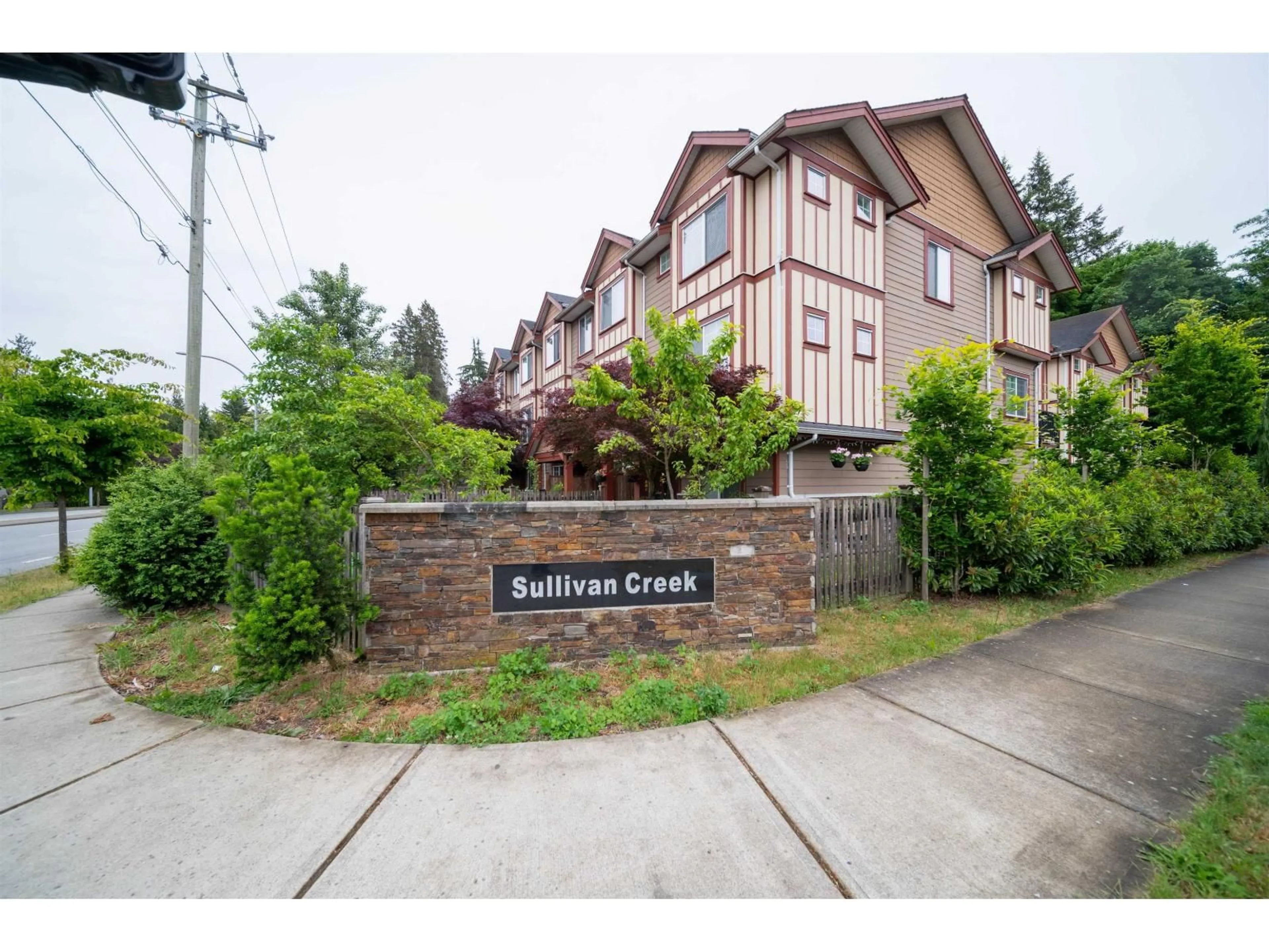 Unknown for 3 - 6388 140 STREET, Surrey British Columbia V3W1Y8