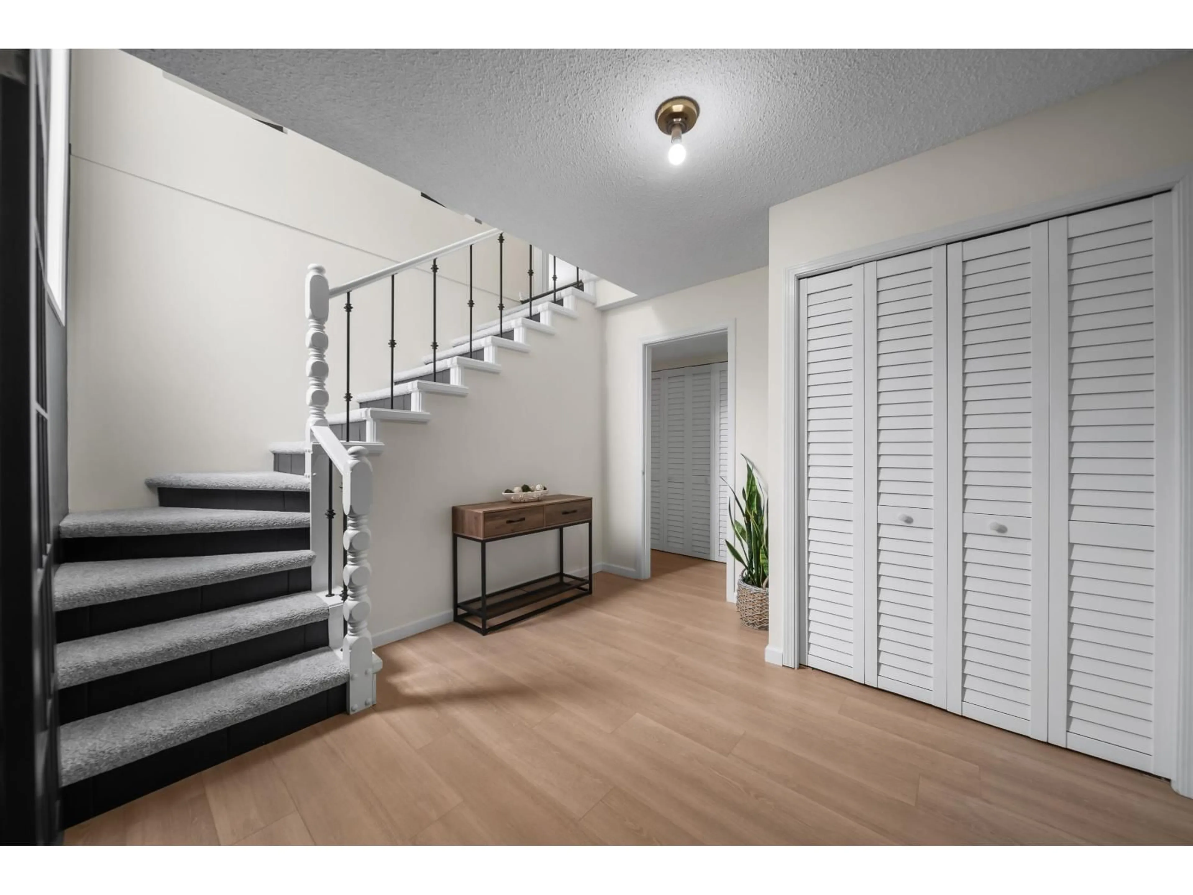 Unknown for 35061 HIGH DRIVE, Abbotsford British Columbia V2S2X7