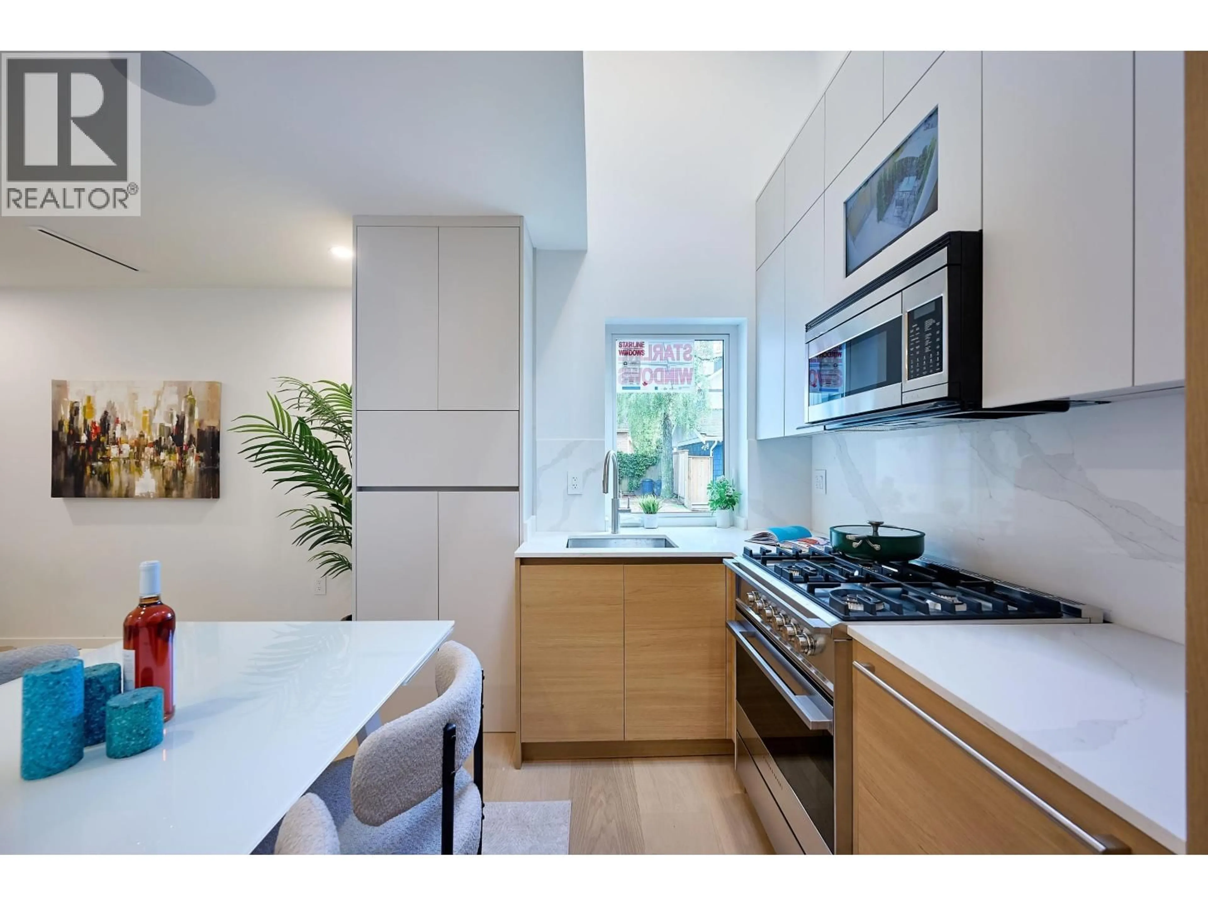 Standard kitchen, unknown for 3674 1ST AVENUE, Vancouver British Columbia V6R1H2