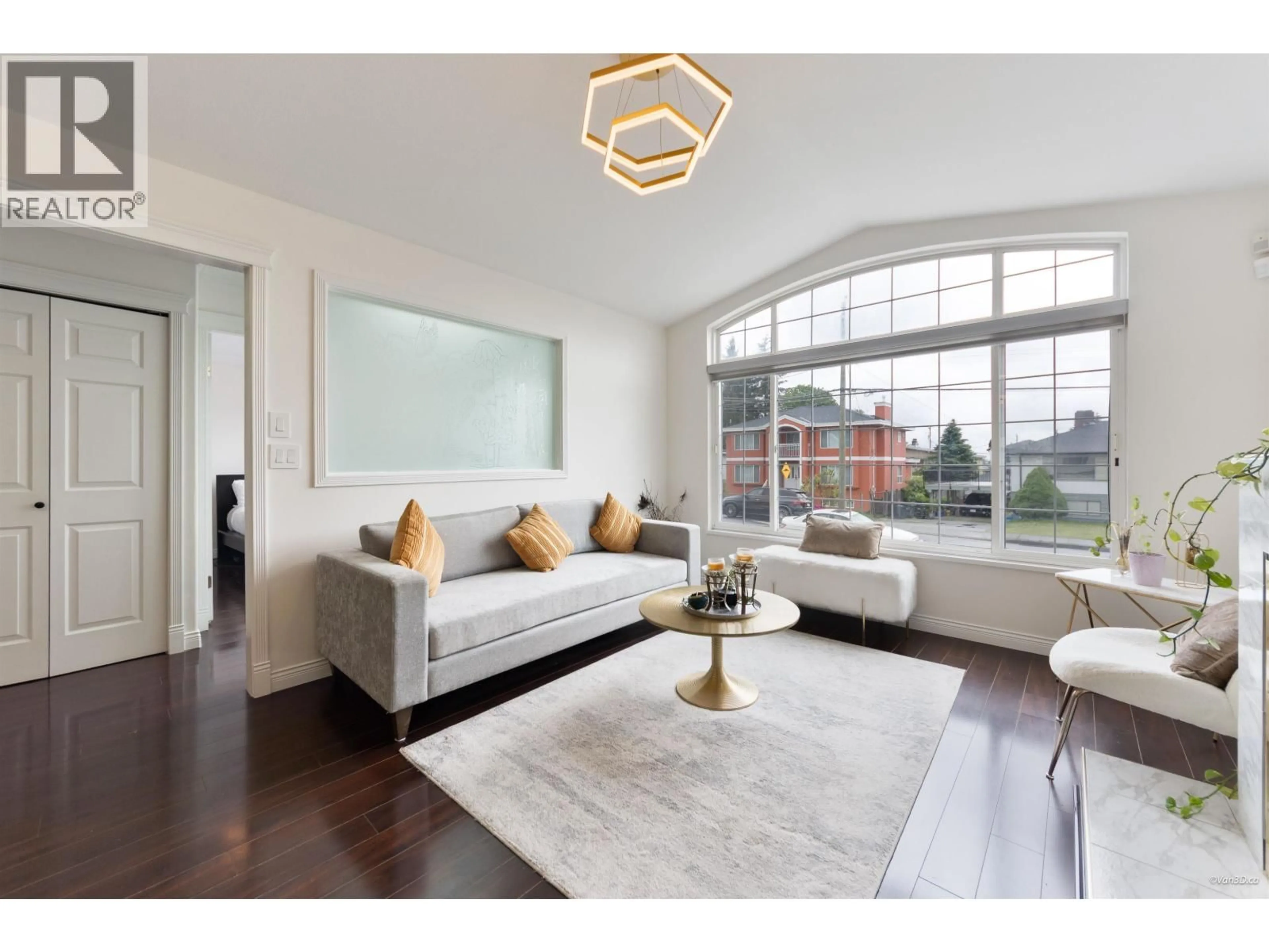 Living room with furniture, unknown for 7525 17TH AVENUE, Burnaby British Columbia V3N1L6