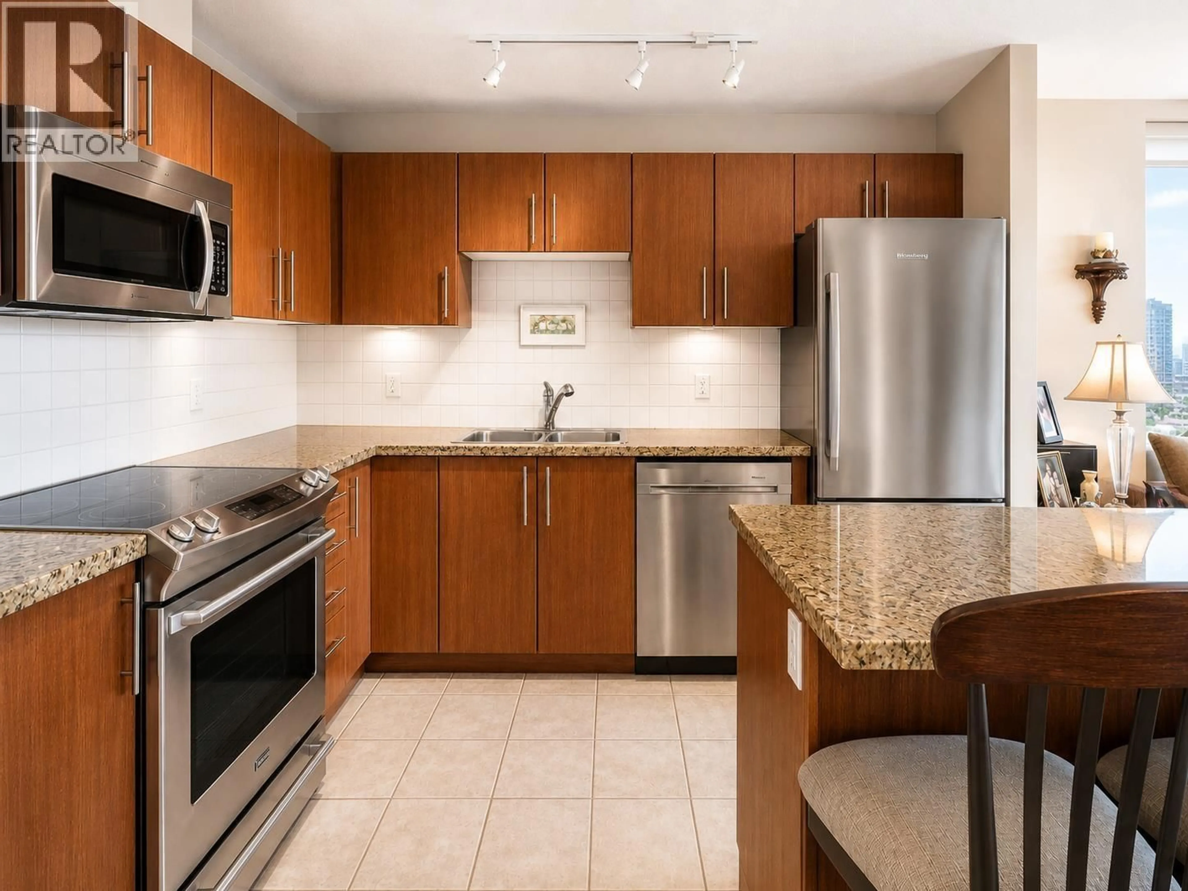 Standard kitchen, unknown for 1303 - 2088 MADISON AVENUE, Burnaby British Columbia V5C6T5