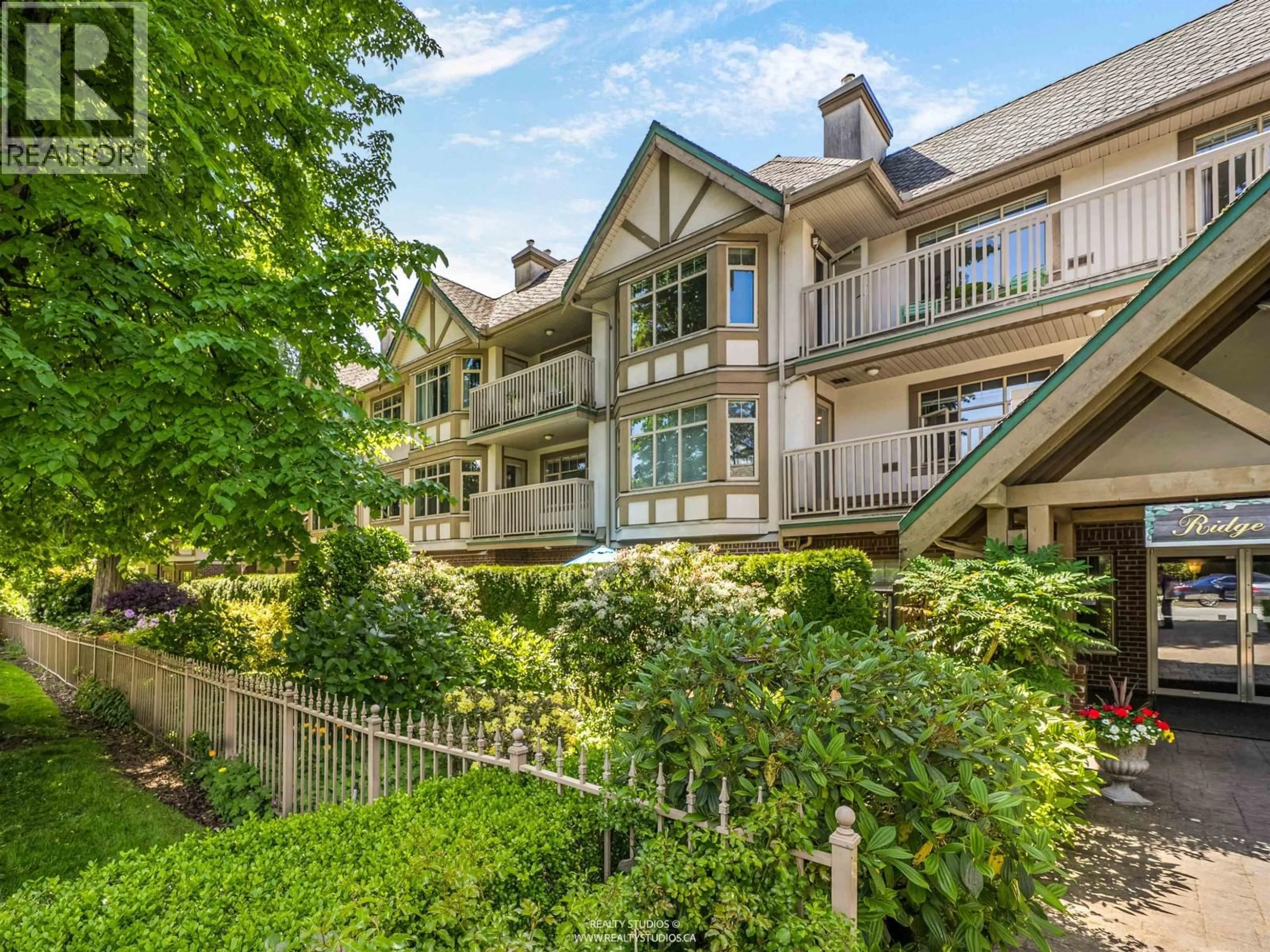 Unknown for 409 - 2059 CHESTERFIELD AVENUE, North Vancouver British Columbia V7M2P4