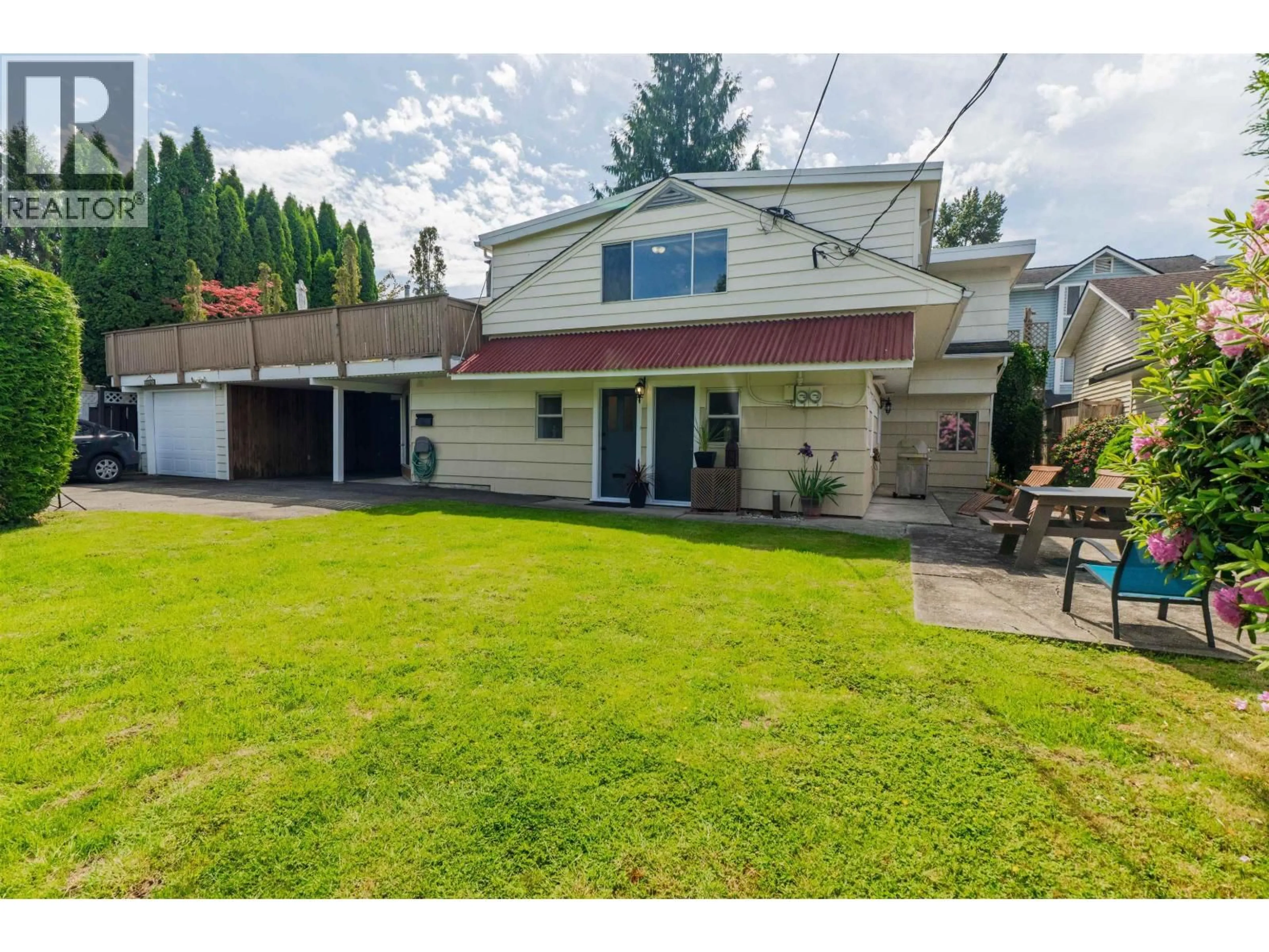 A pic from outside/outdoor area/front of a property/back of a property/a pic from drone, street for 22450 STRENG AVENUE, Maple Ridge British Columbia V2X4M5
