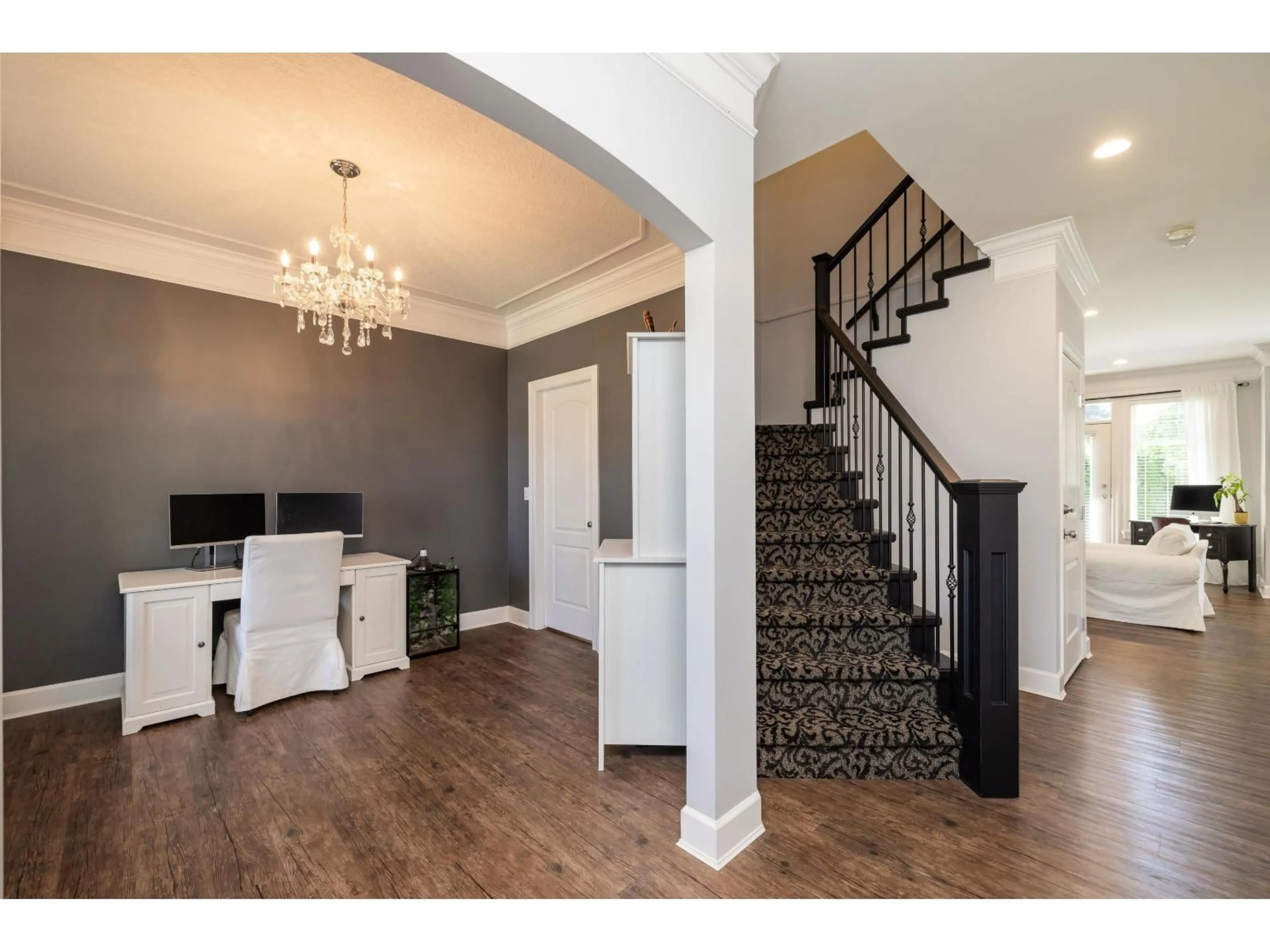Indoor entryway for 27818 JUNCTION AVENUE, Abbotsford British Columbia V4X2S2