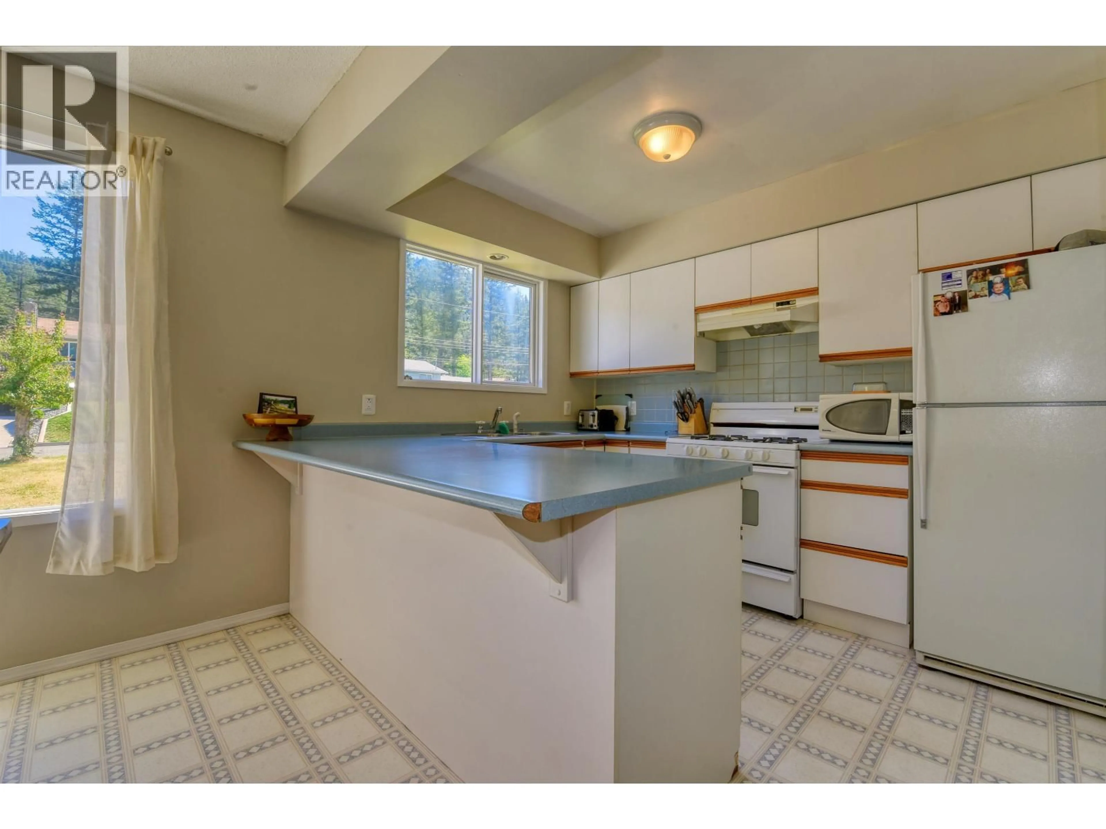 Standard kitchen, unknown for 1245 CLARKE AVENUE, Williams Lake British Columbia V2G2N6
