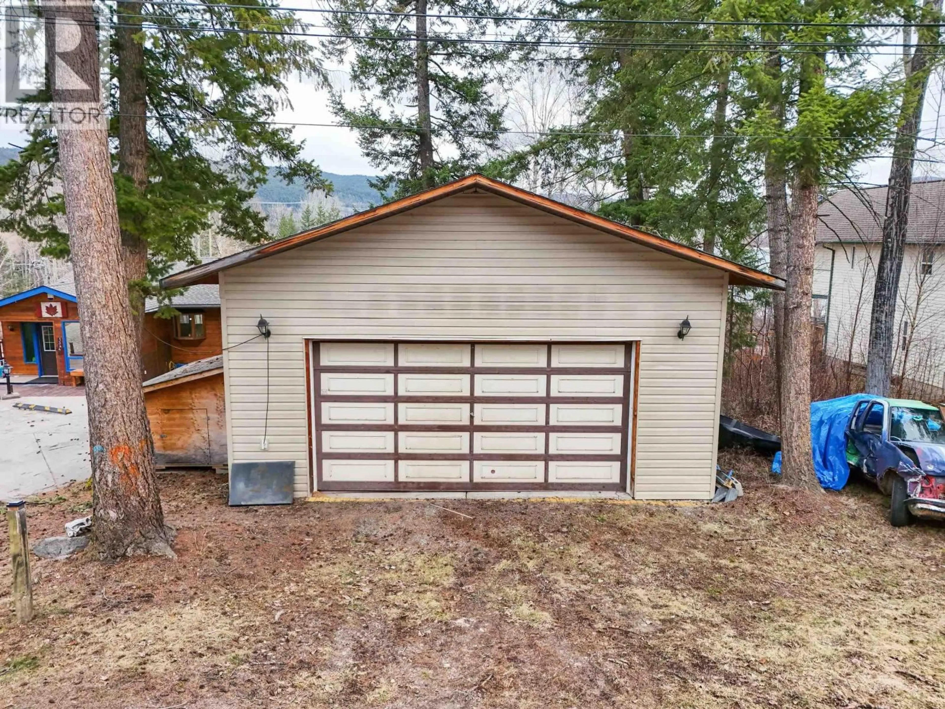 Indoor garage for 1344 LAKEVIEW DRIVE, Quesnel British Columbia V2J4K4